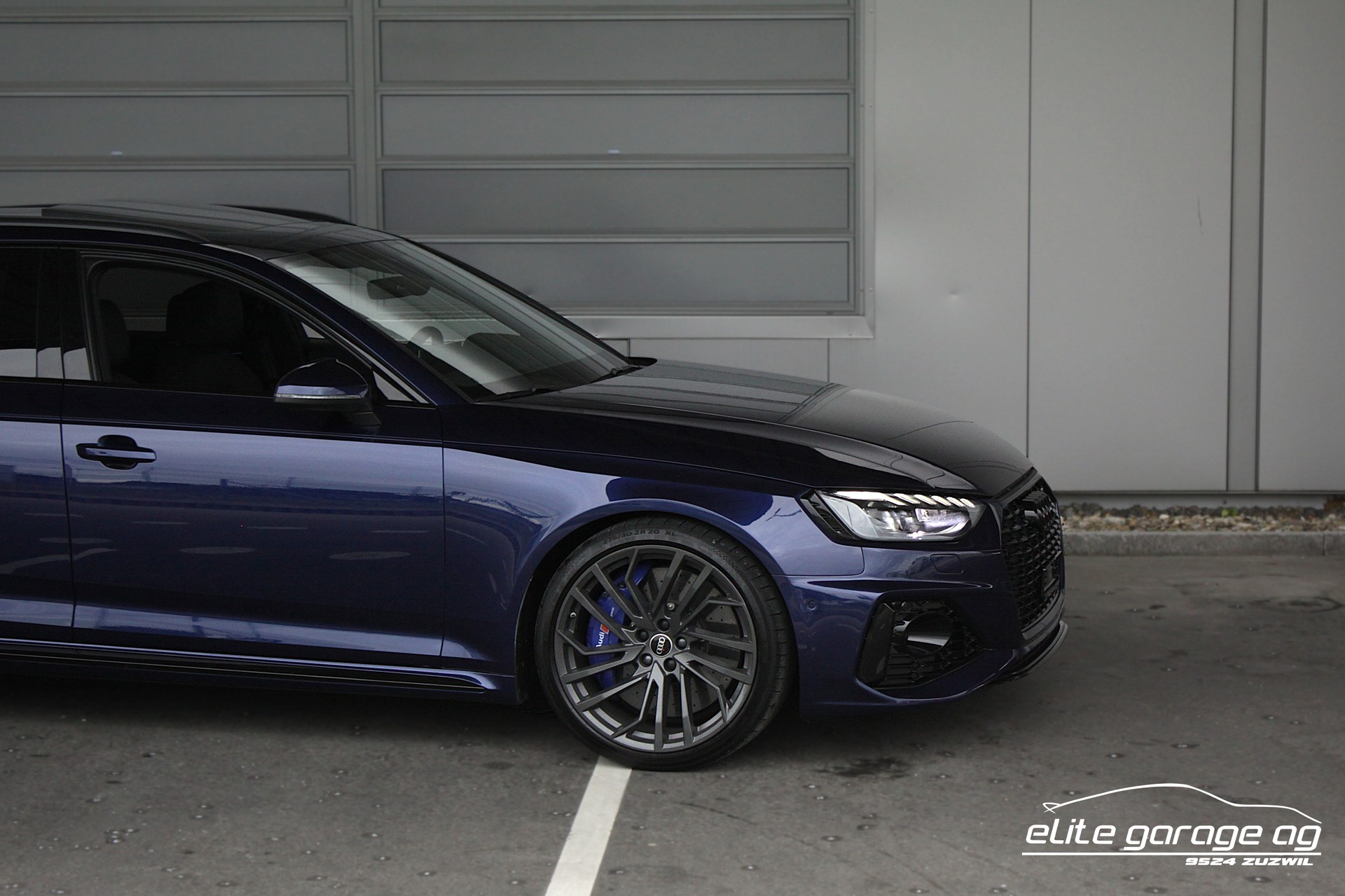 AUDI RS4 Avant quattro tiptronic-image-8
