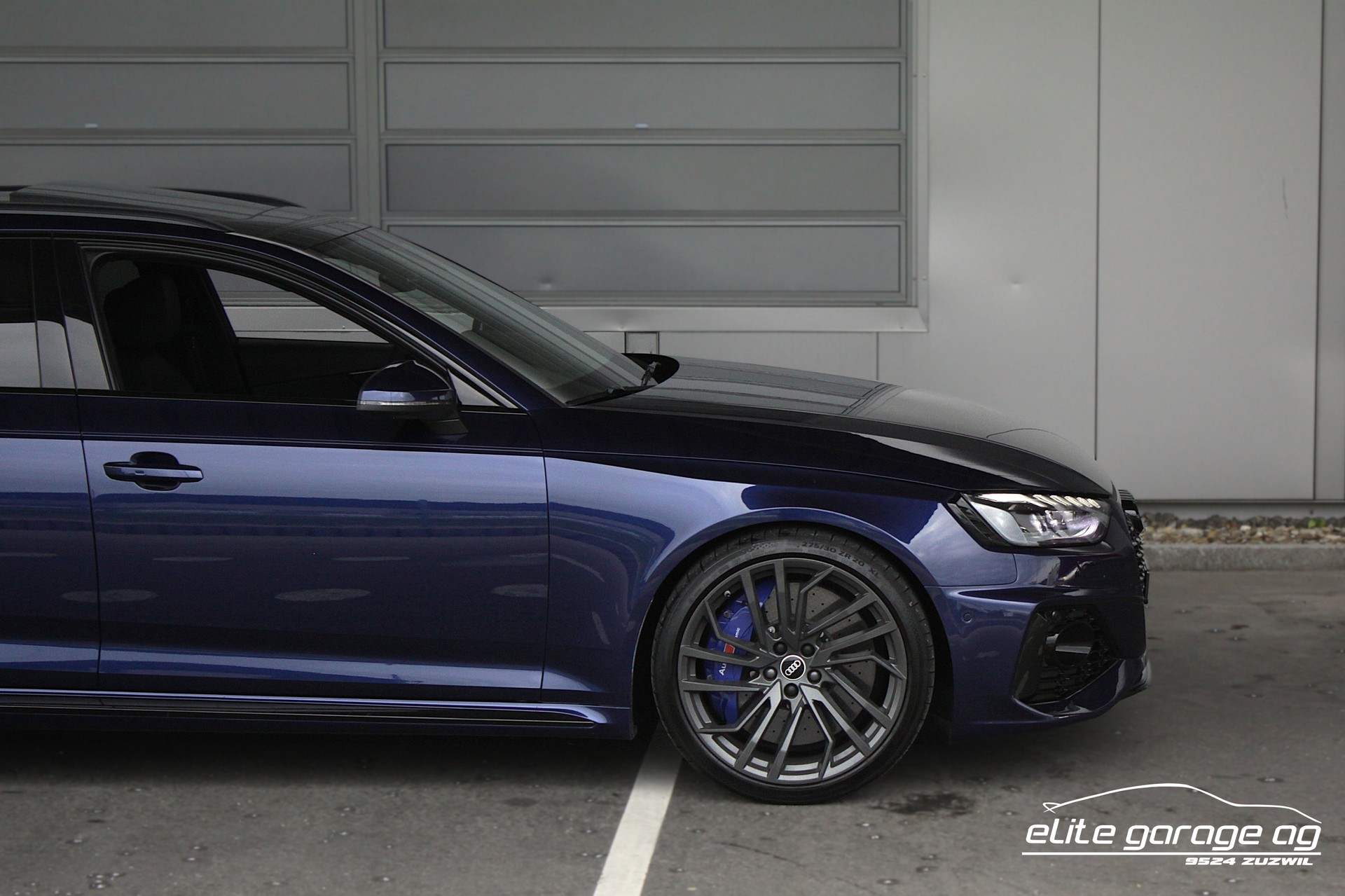 AUDI RS4 Avant quattro tiptronic-image-9
