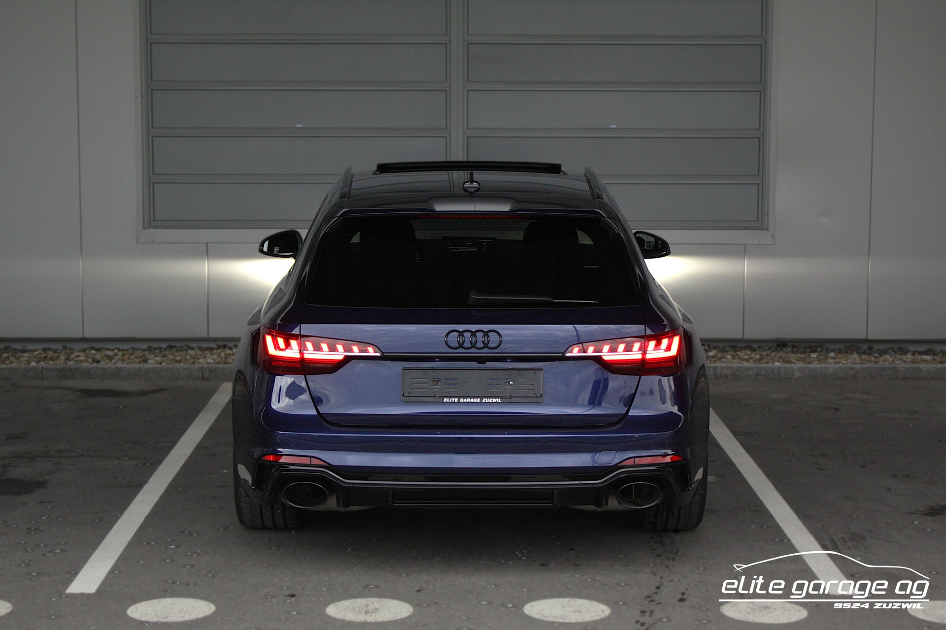 AUDI RS4 Avant quattro tiptronic-image-3