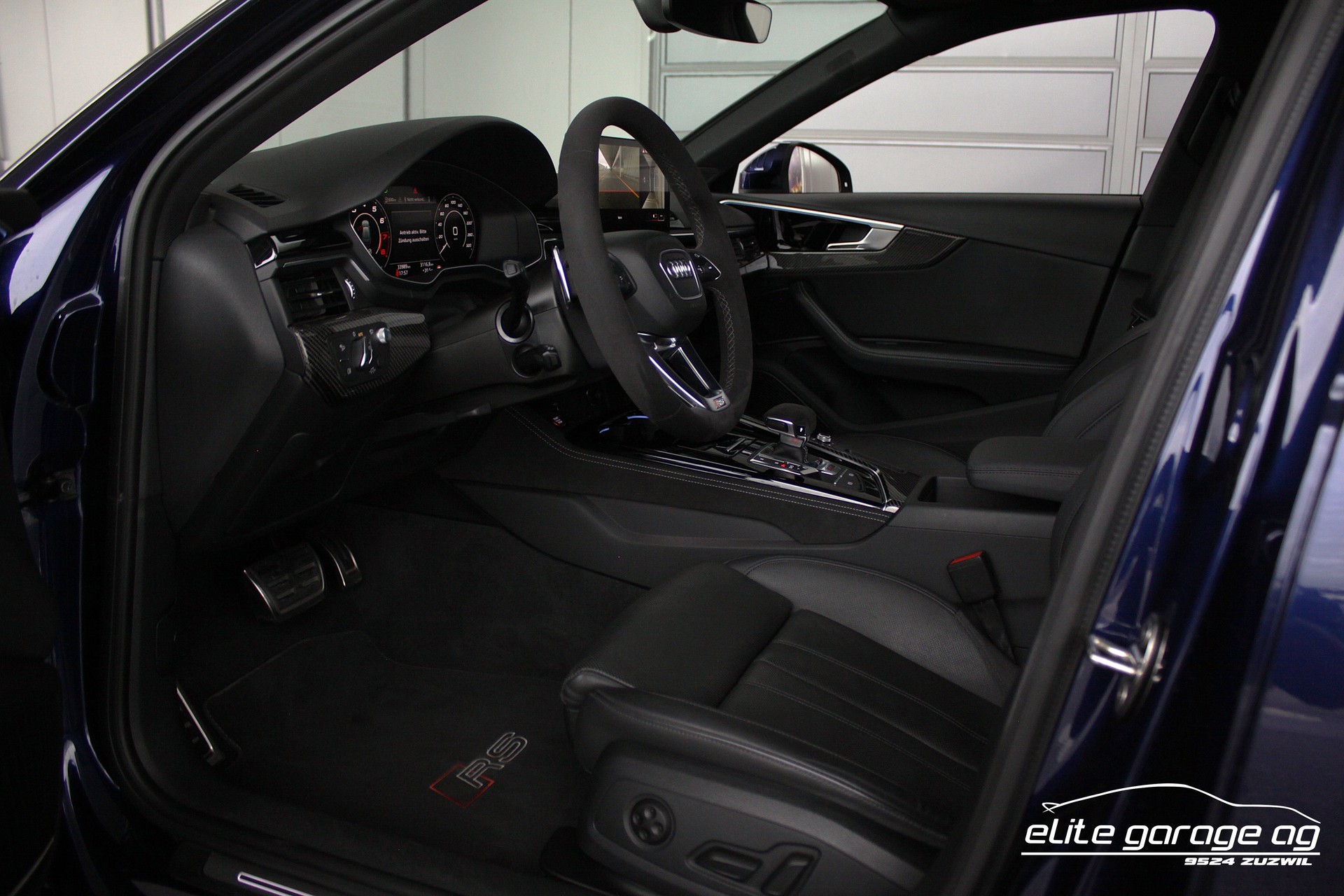 AUDI RS4 Avant quattro tiptronic-image-13