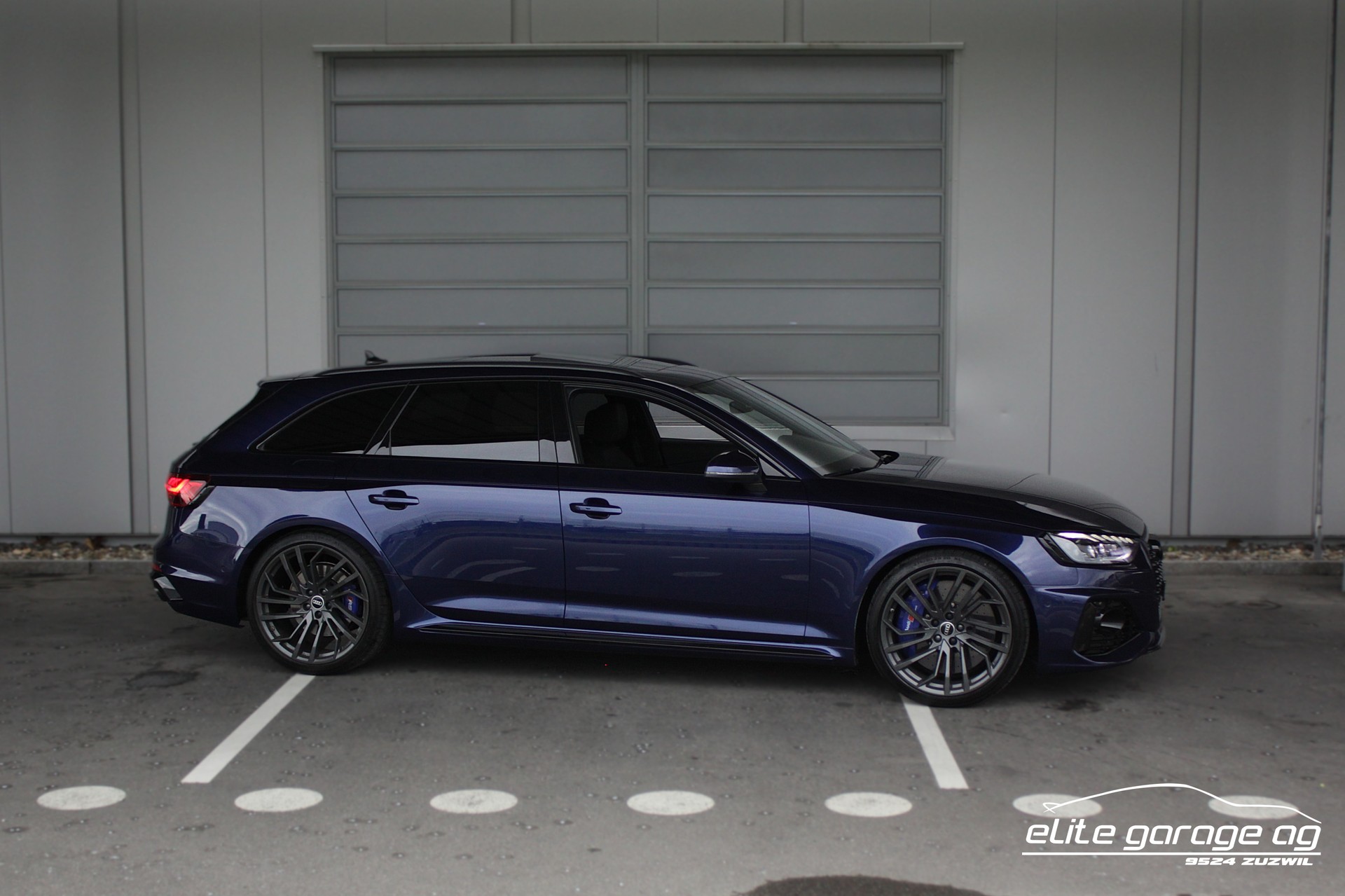 AUDI RS4 Avant quattro tiptronic-image-6