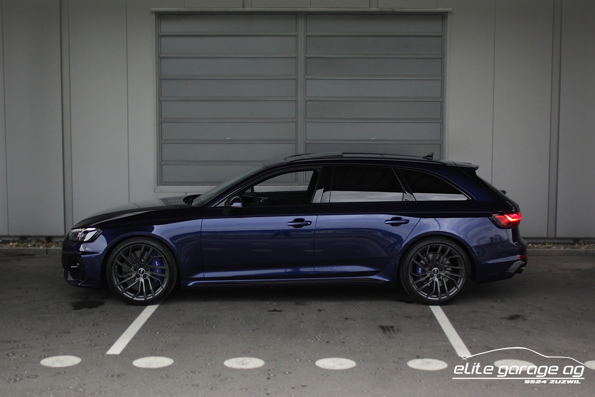 AUDI RS4 Avant quattro tiptronic-image-1
