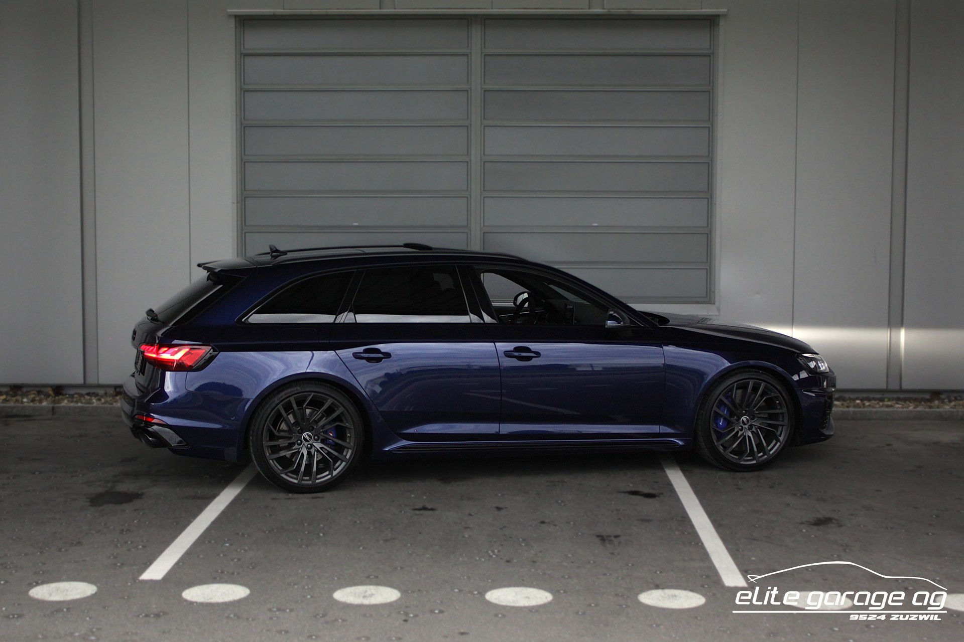 AUDI RS4 Avant quattro tiptronic-image-4