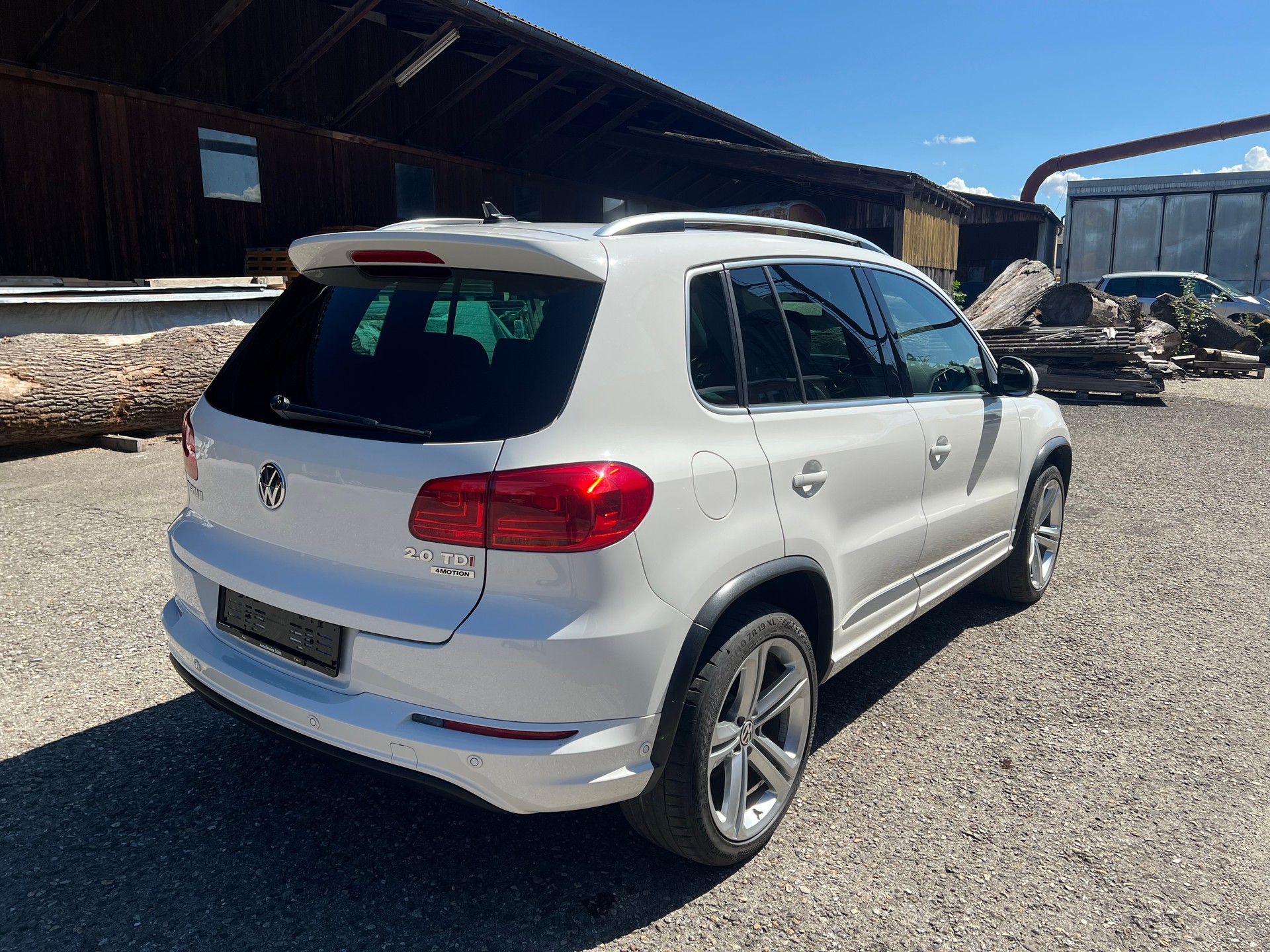VW Tiguan 2.0 TDI BlueMotion Sport&Style 4Motion DSG-image-3