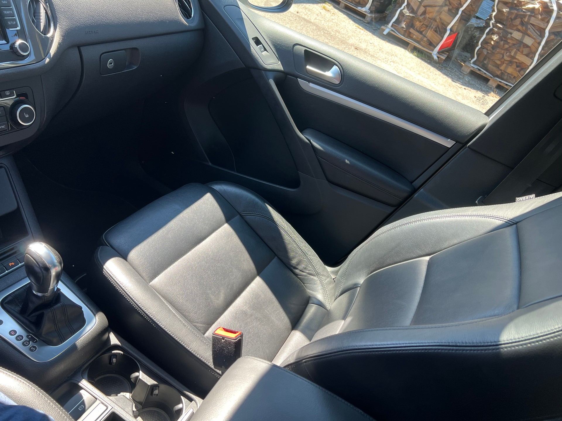 VW Tiguan 2.0 TDI BlueMotion Sport&Style 4Motion DSG-image-11