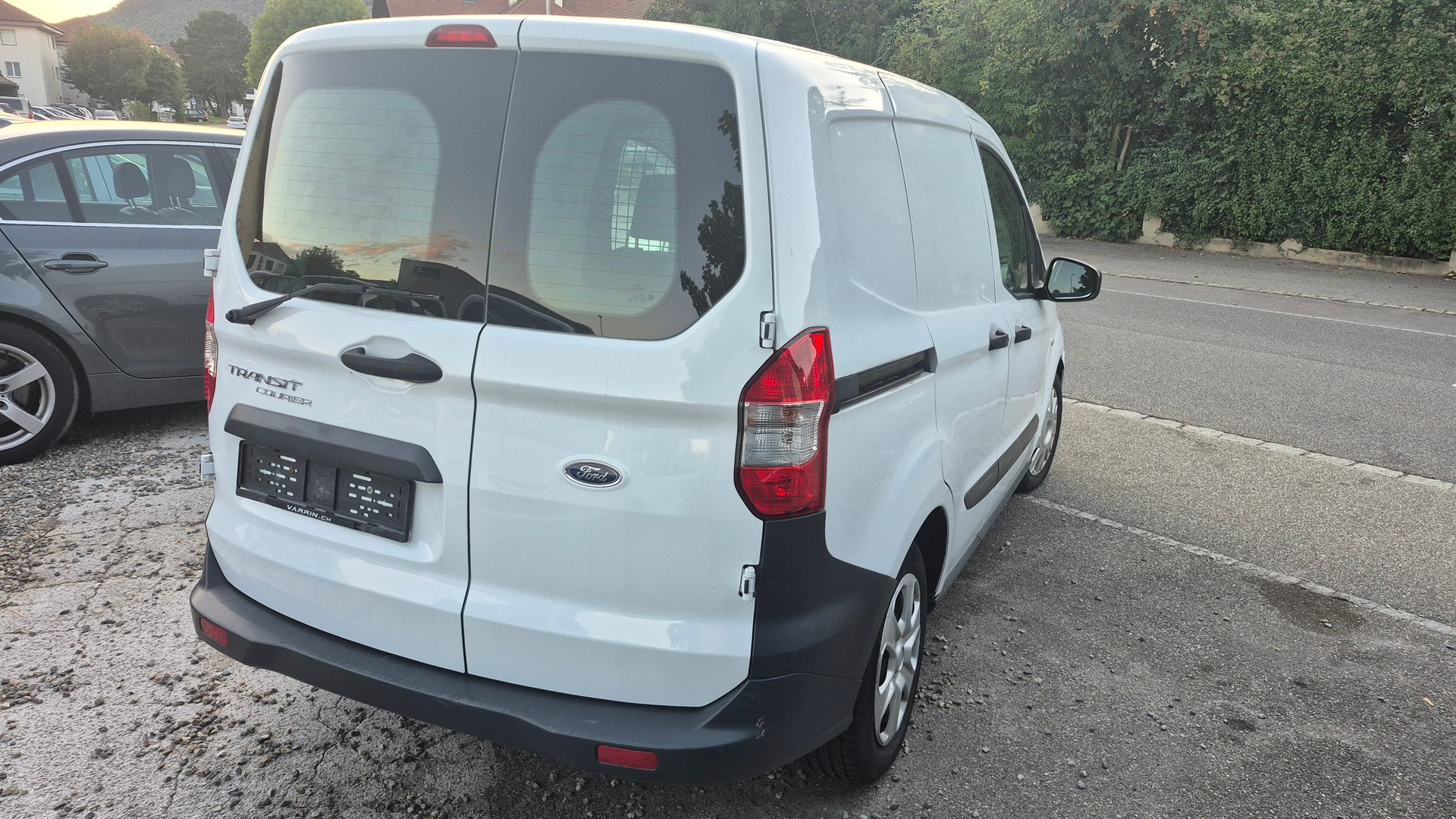FORD Transit Courier Van 1.0 EcoBoost Sport-image-4