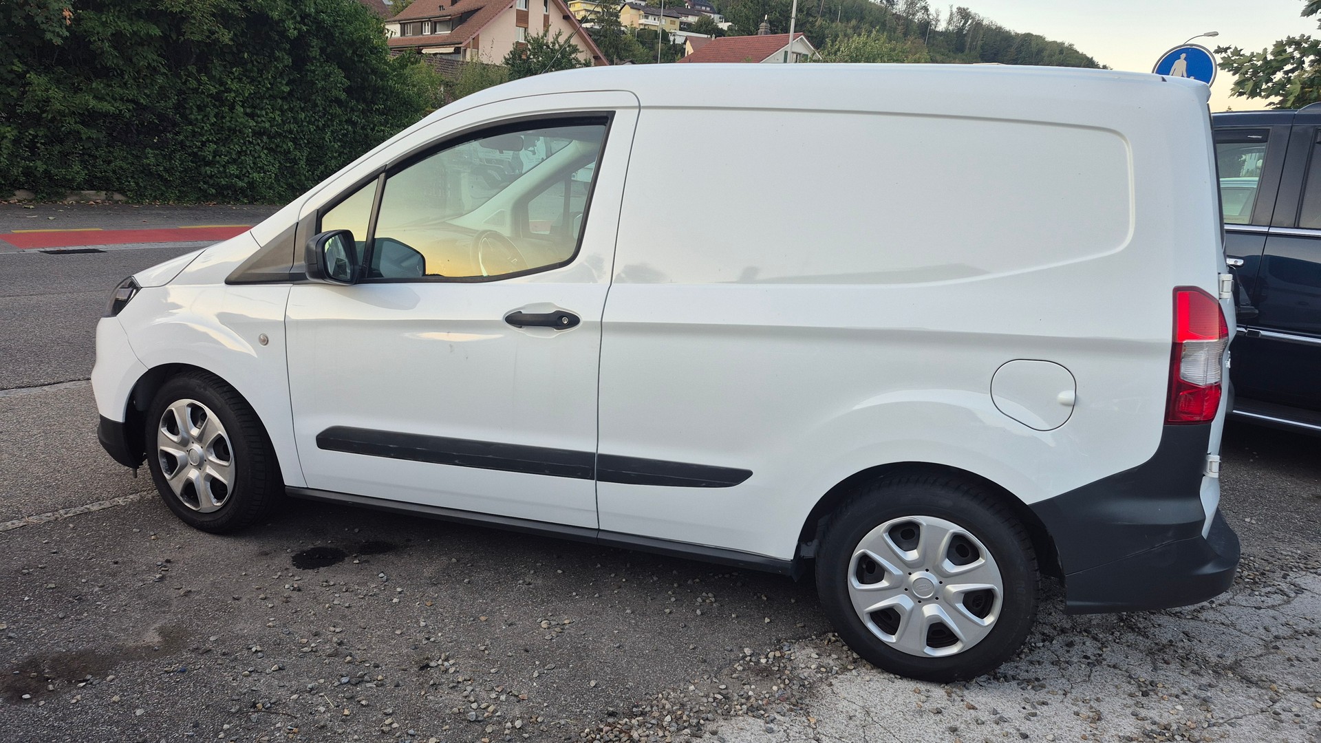 FORD Transit Courier Van 1.0 EcoBoost Sport-image-7