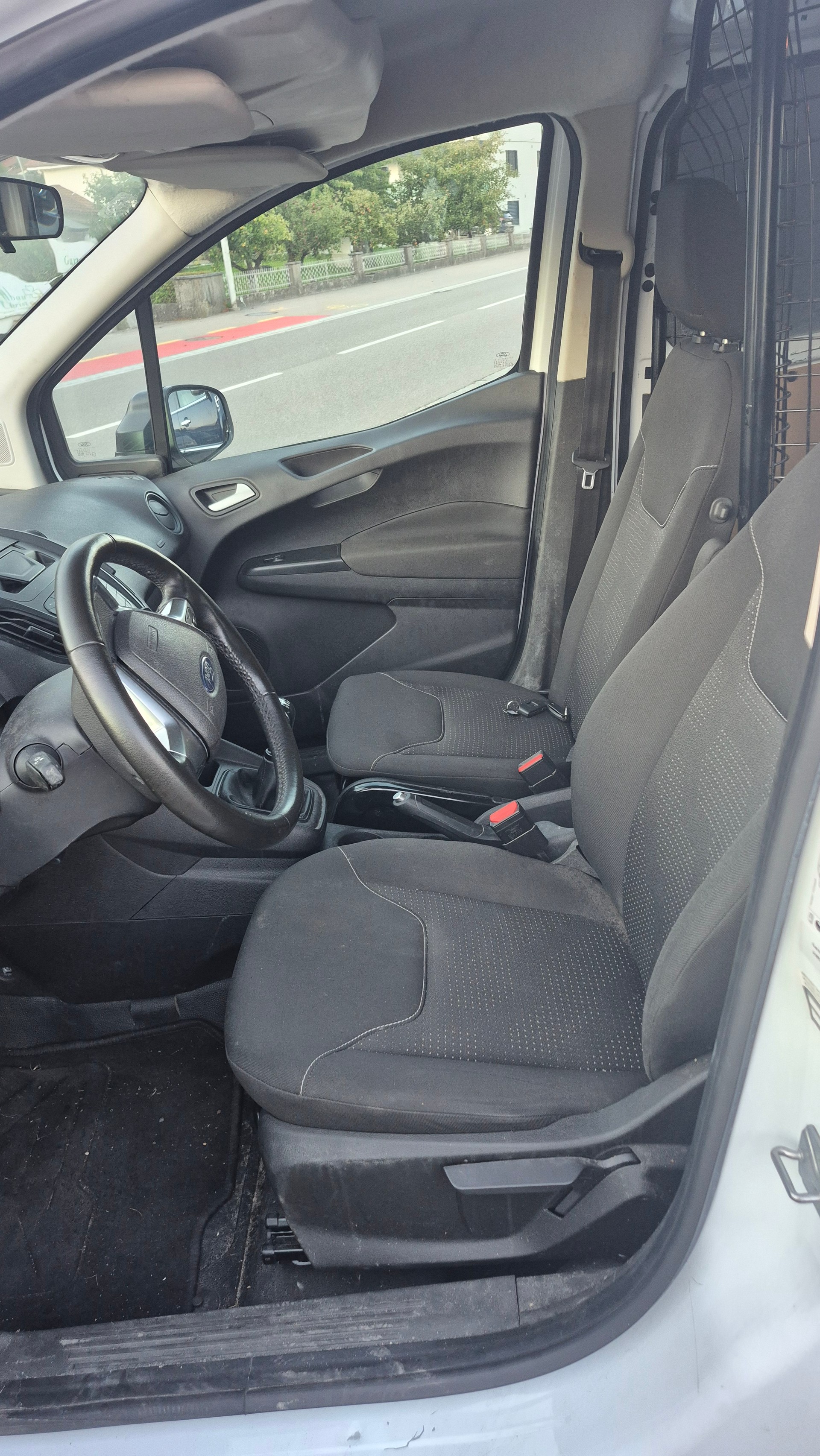 FORD Transit Courier Van 1.0 EcoBoost Sport-image-8