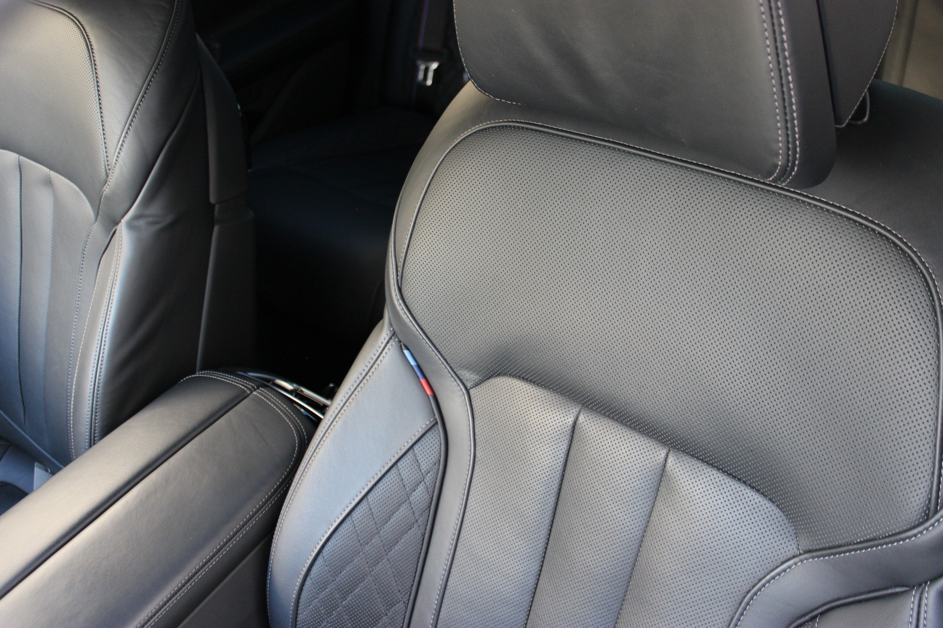 BMW 750i xDrive M Sport *BOWERS & WILKINS*-image-21