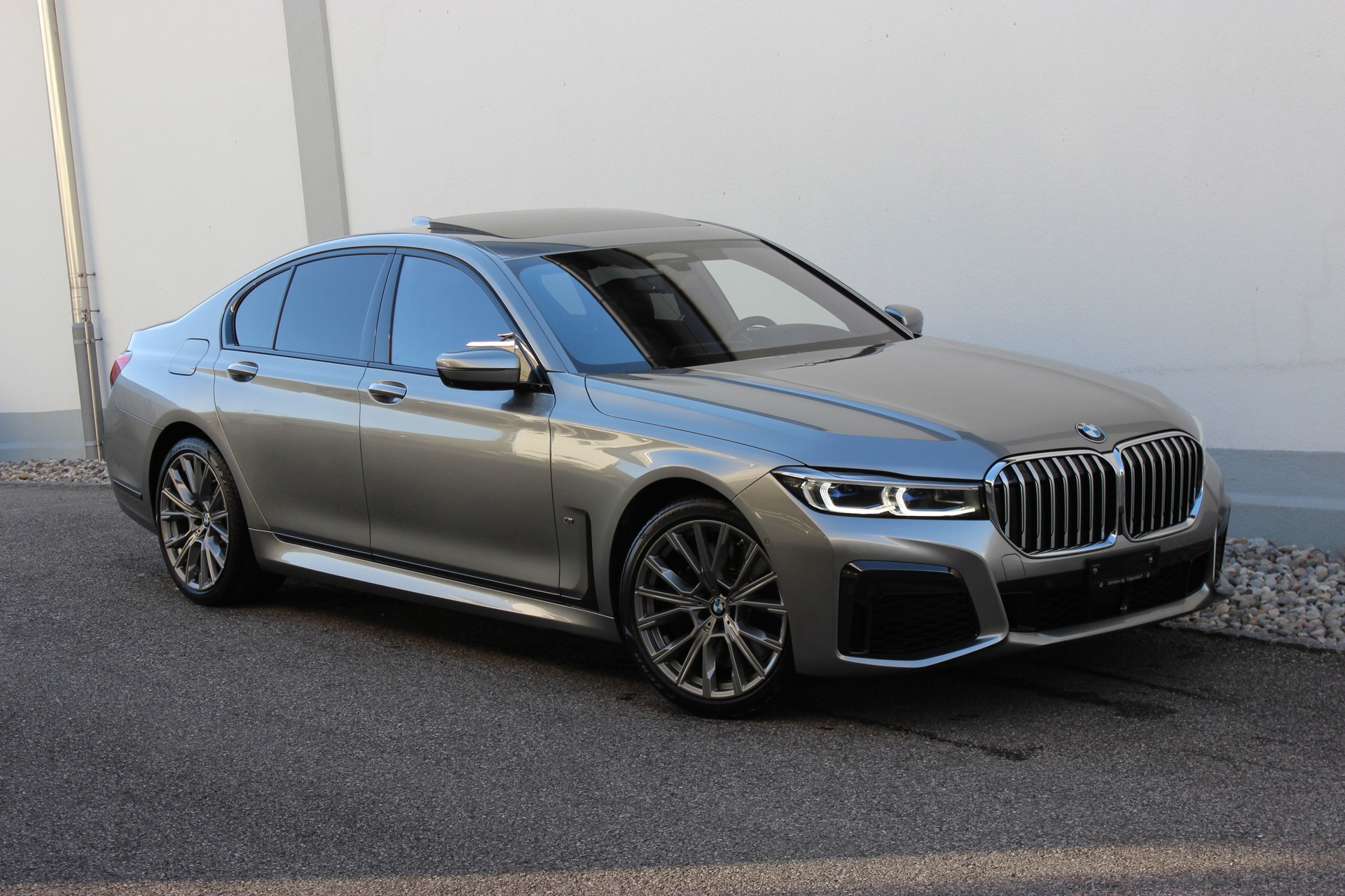 BMW 750i xDrive M Sport *BOWERS & WILKINS*-image-0