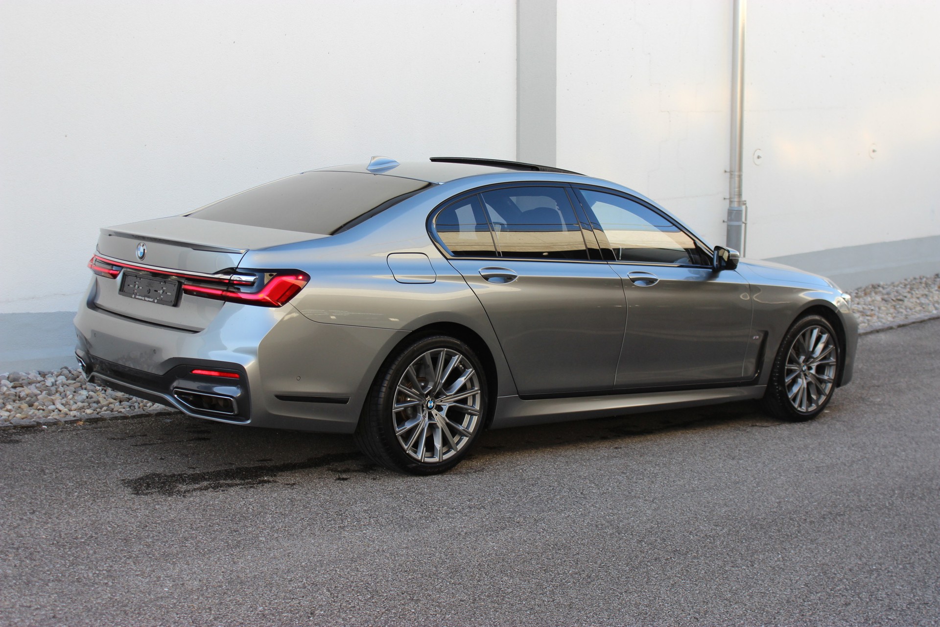 BMW 750i xDrive M Sport *BOWERS & WILKINS*-image-6
