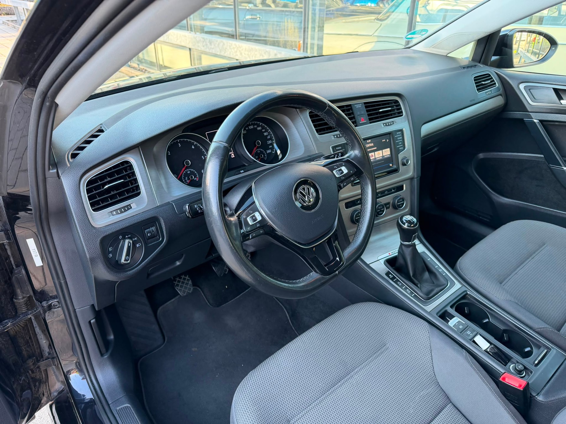 VW Golf 2.0 TDI Comfortline 4Motion-image-7