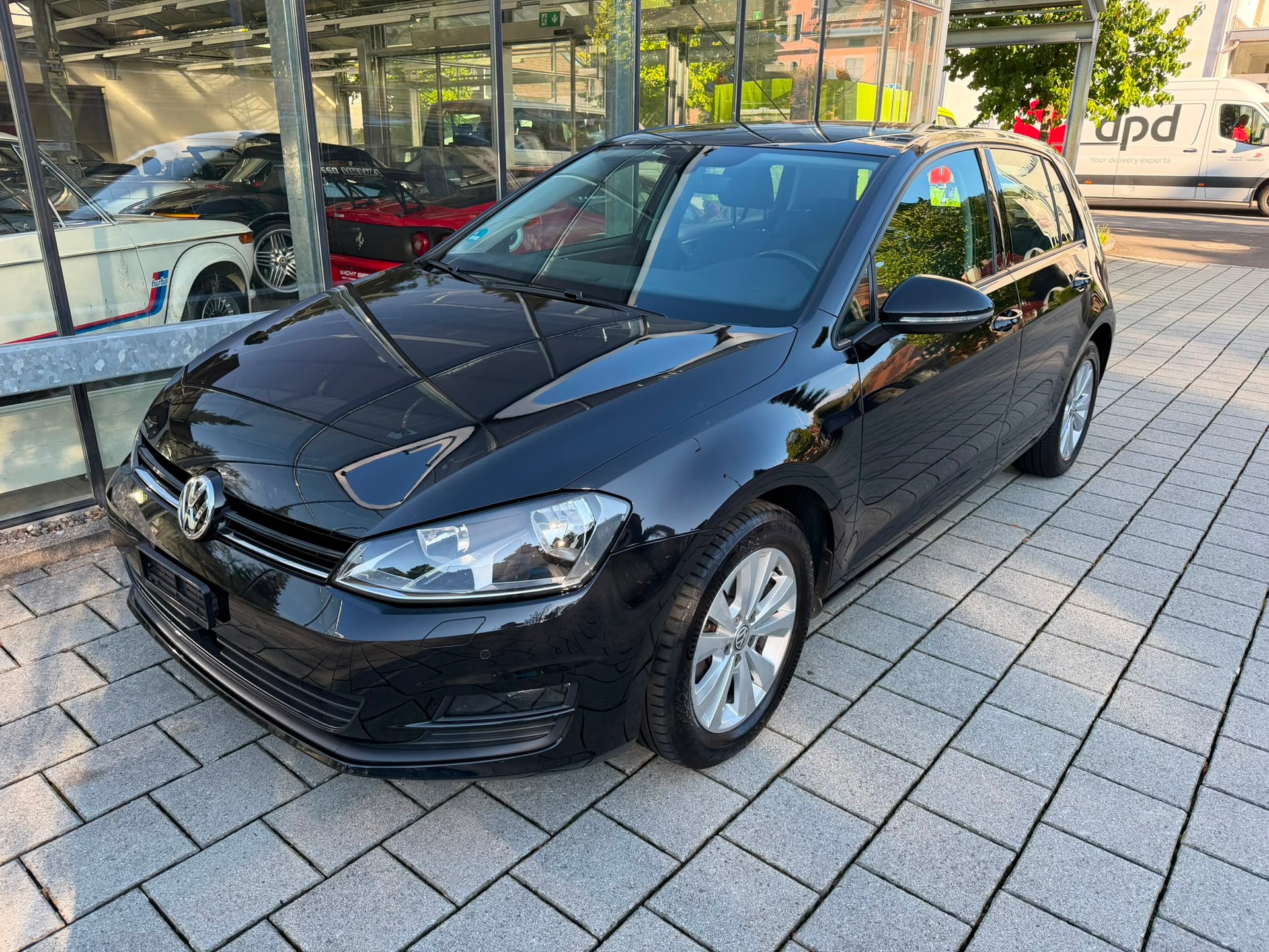 VW Golf 2.0 TDI Comfortline 4Motion-image-1