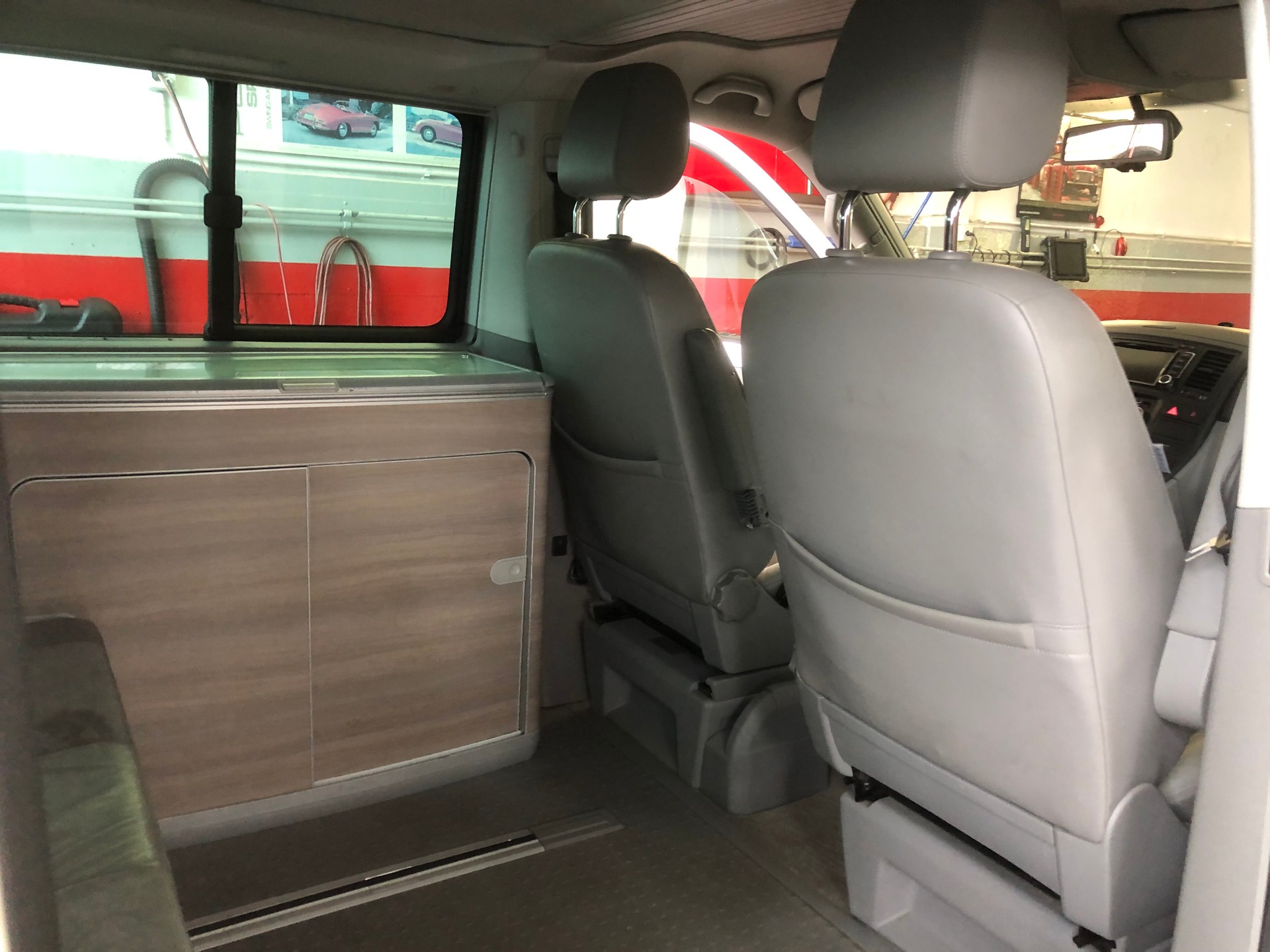 VW T5 California 2.0 Bi-TDI Comfortline 4Motion-image-9