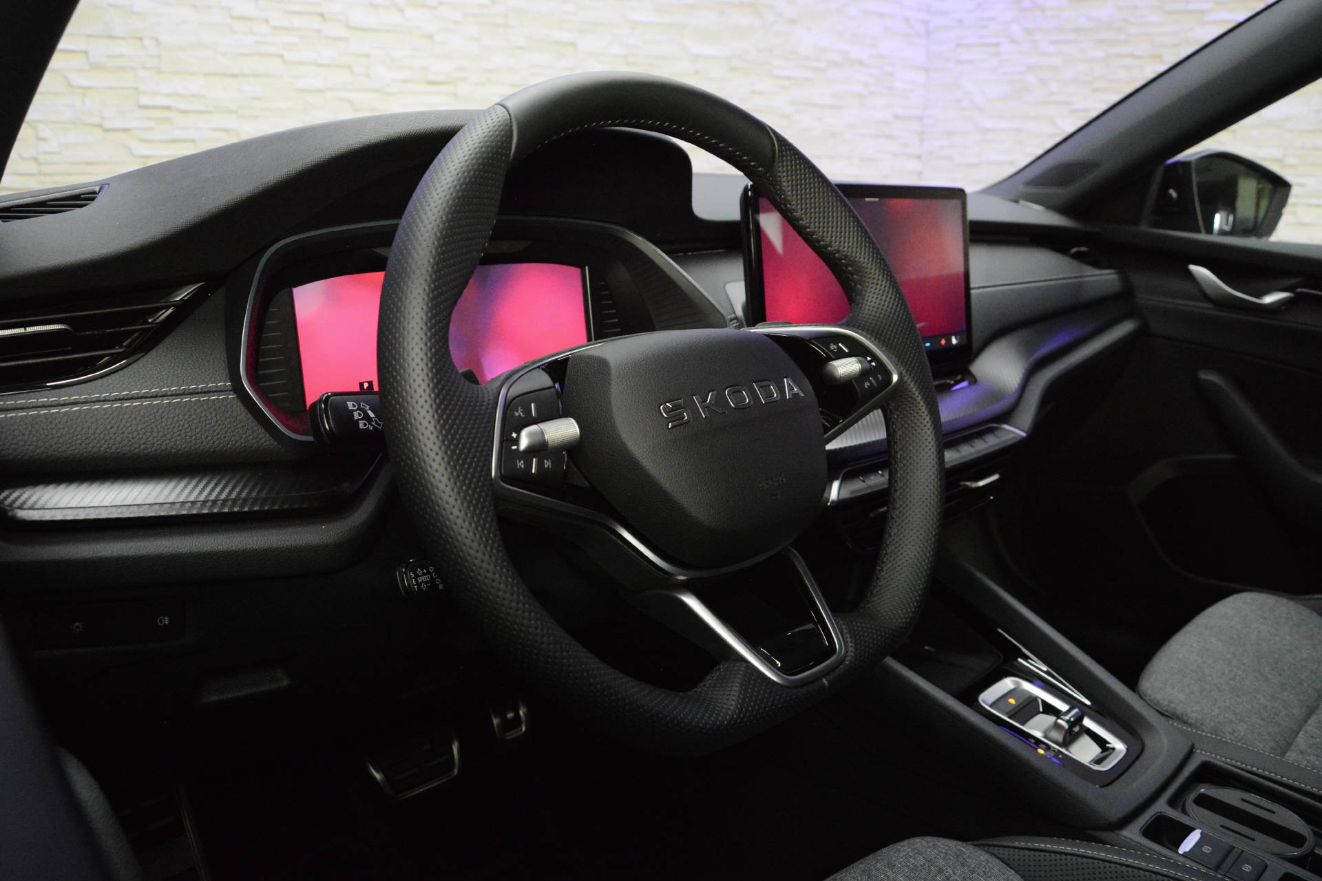 SKODA Octavia Combi 1.5 TSI SportLine DSG-image-10