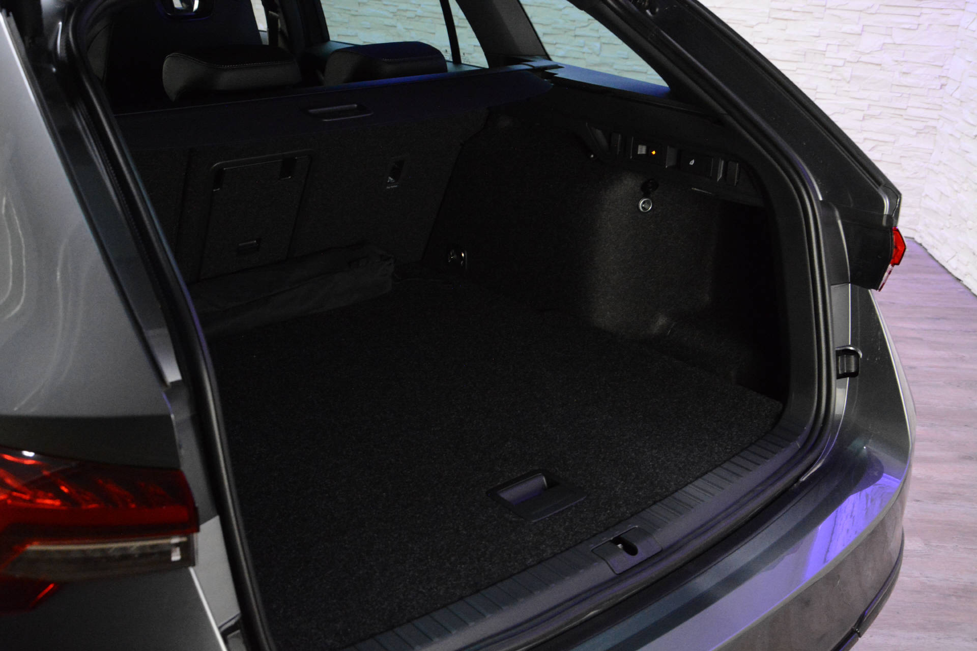 SKODA Octavia Combi 1.5 TSI SportLine DSG-image-25