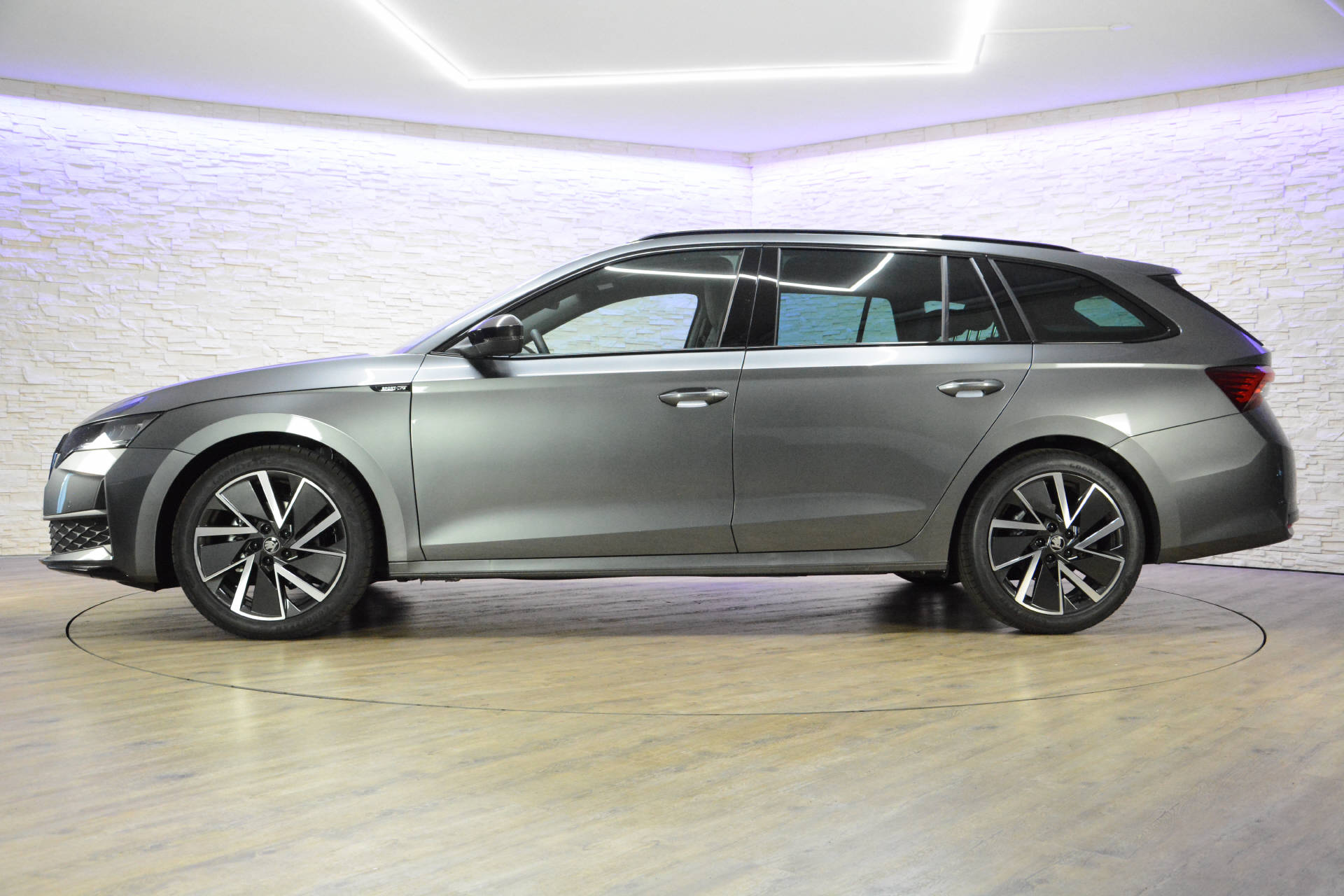 SKODA Octavia Combi 1.5 TSI SportLine DSG-image-2
