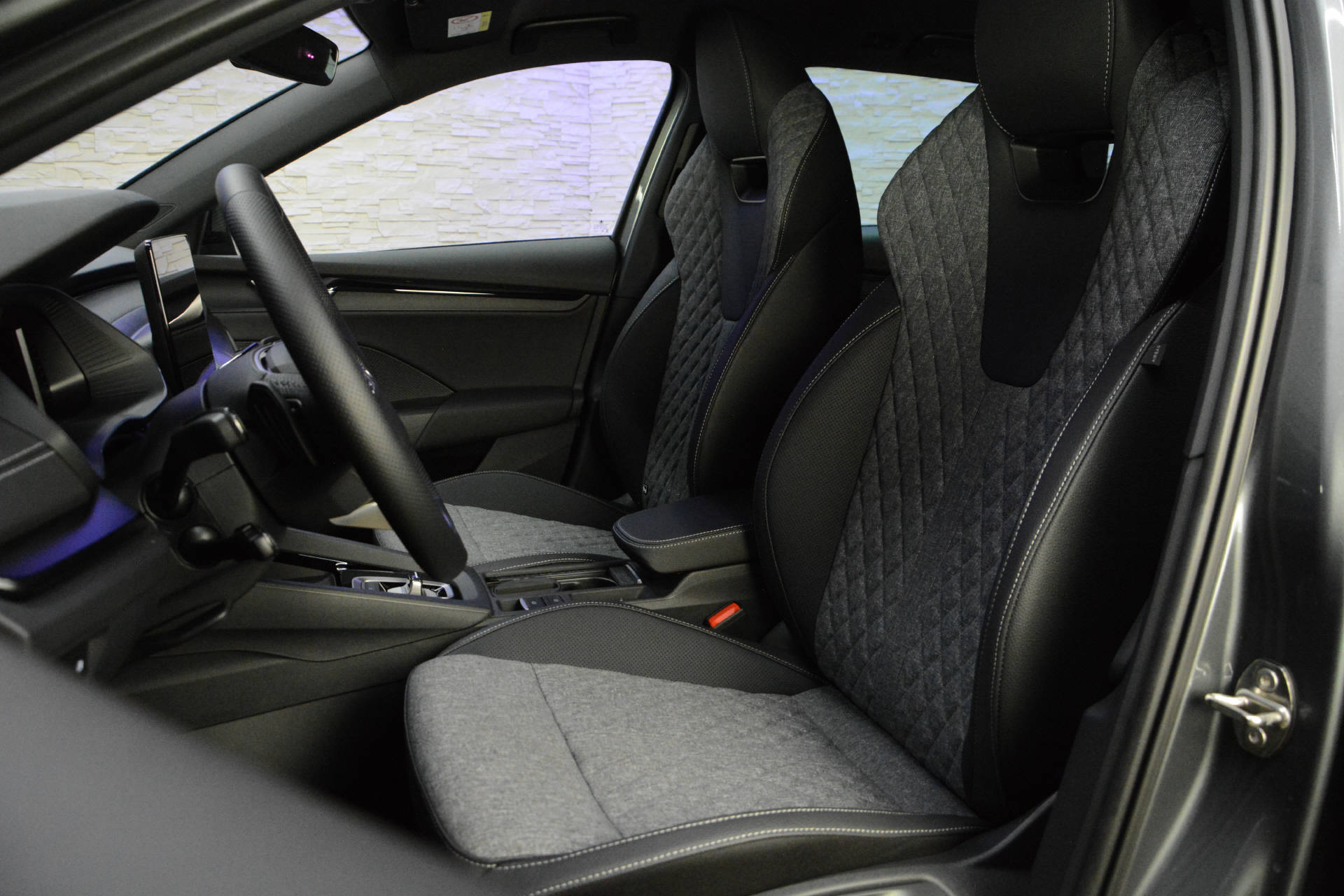 SKODA Octavia Combi 1.5 TSI SportLine DSG-image-8