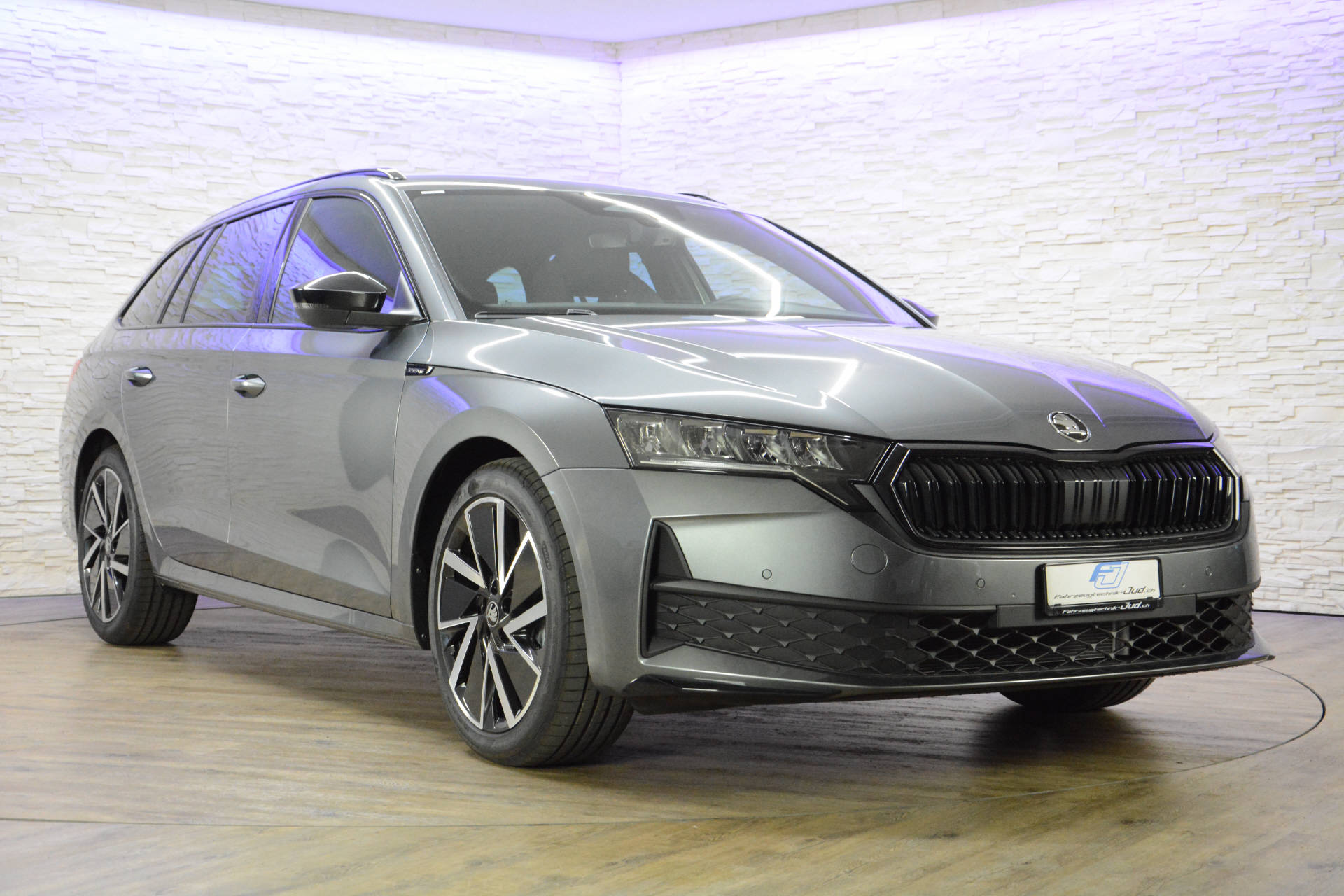 SKODA Octavia Combi 1.5 TSI SportLine DSG-image-1