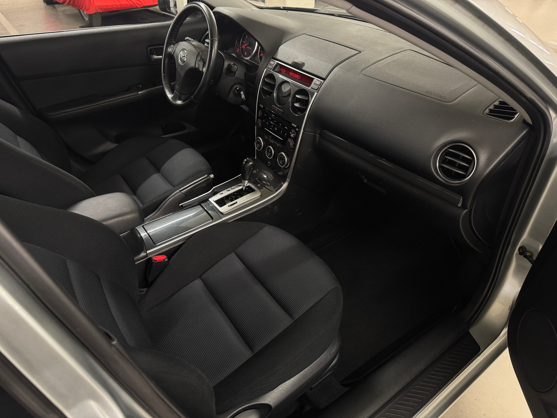MAZDA 6 2.0 16V Exclusive I Frisch MFK 07.26 I Frisch Service I CH-Fhrz. I Sehr gepflegt I TOP Angebot I Günstig im Unterhalt I-image-8