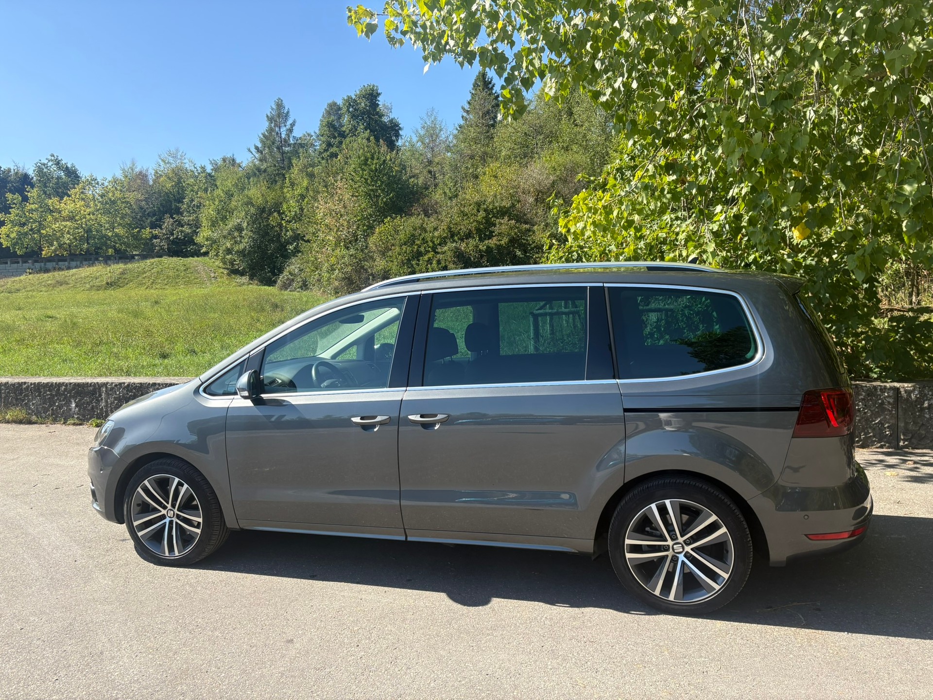 SEAT 2.0 TSI 220 FR Line DSG-image-1