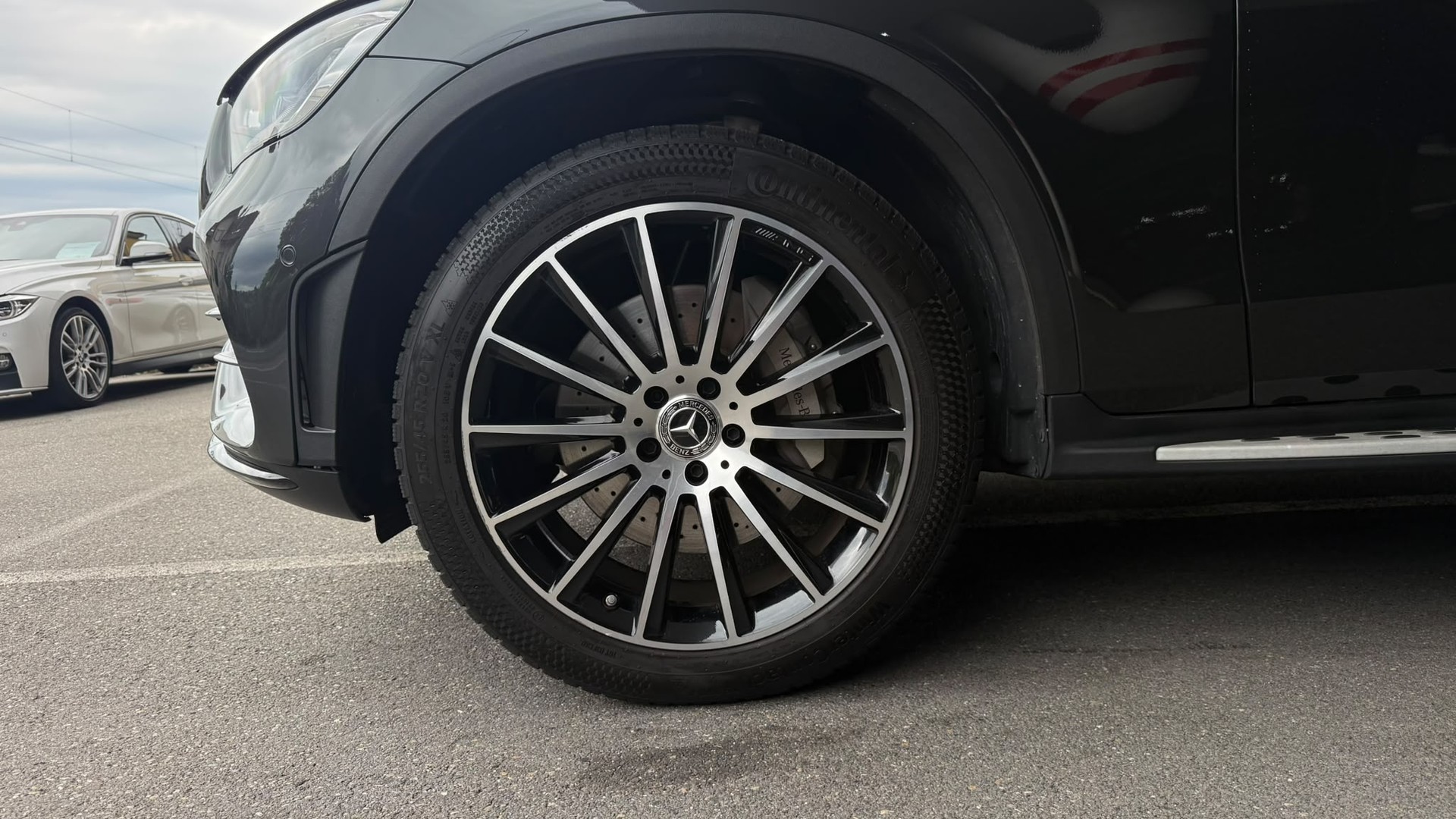 MERCEDES-BENZ GLC 300 de AMG Line *CH Fahrzeug* *Frisch ab MFK* *Frisch ab Mercedes Service* 4Matic 9G-Tronic-image-4