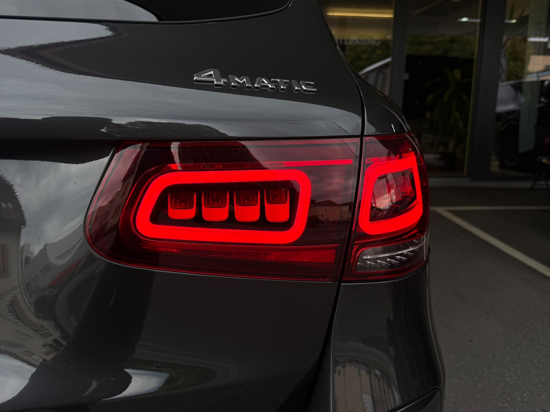 MERCEDES-BENZ GLC 300 de AMG Line *CH Fahrzeug* *Frisch ab MFK* *Frisch ab Mercedes Service* 4Matic 9G-Tronic-image-10