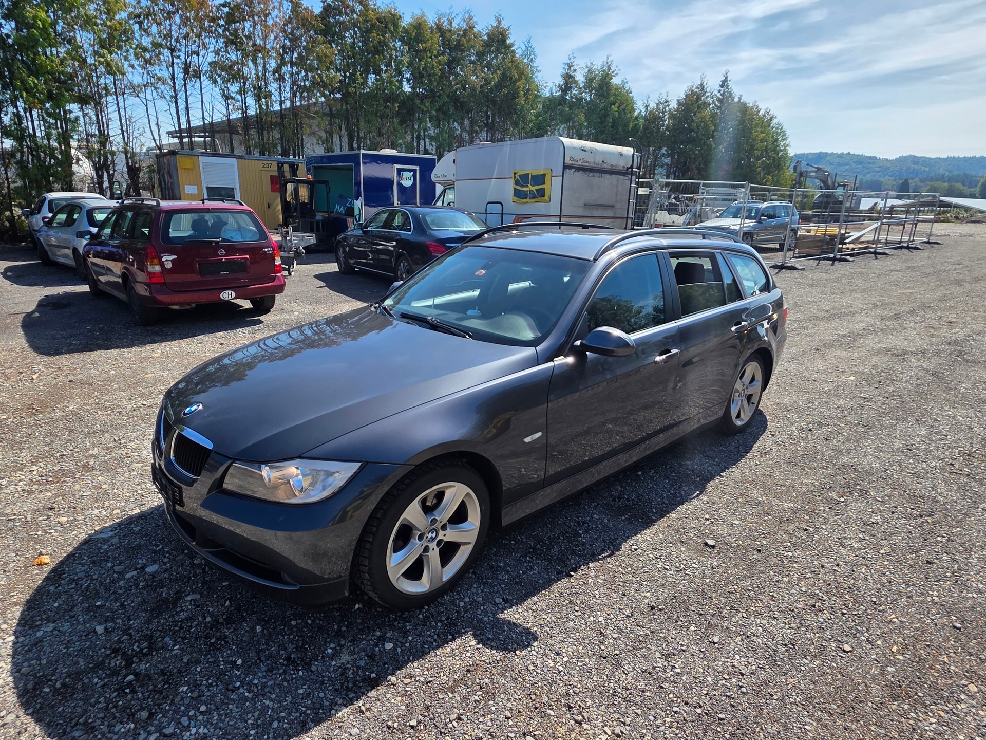 BMW 318i Touring Access-image-1
