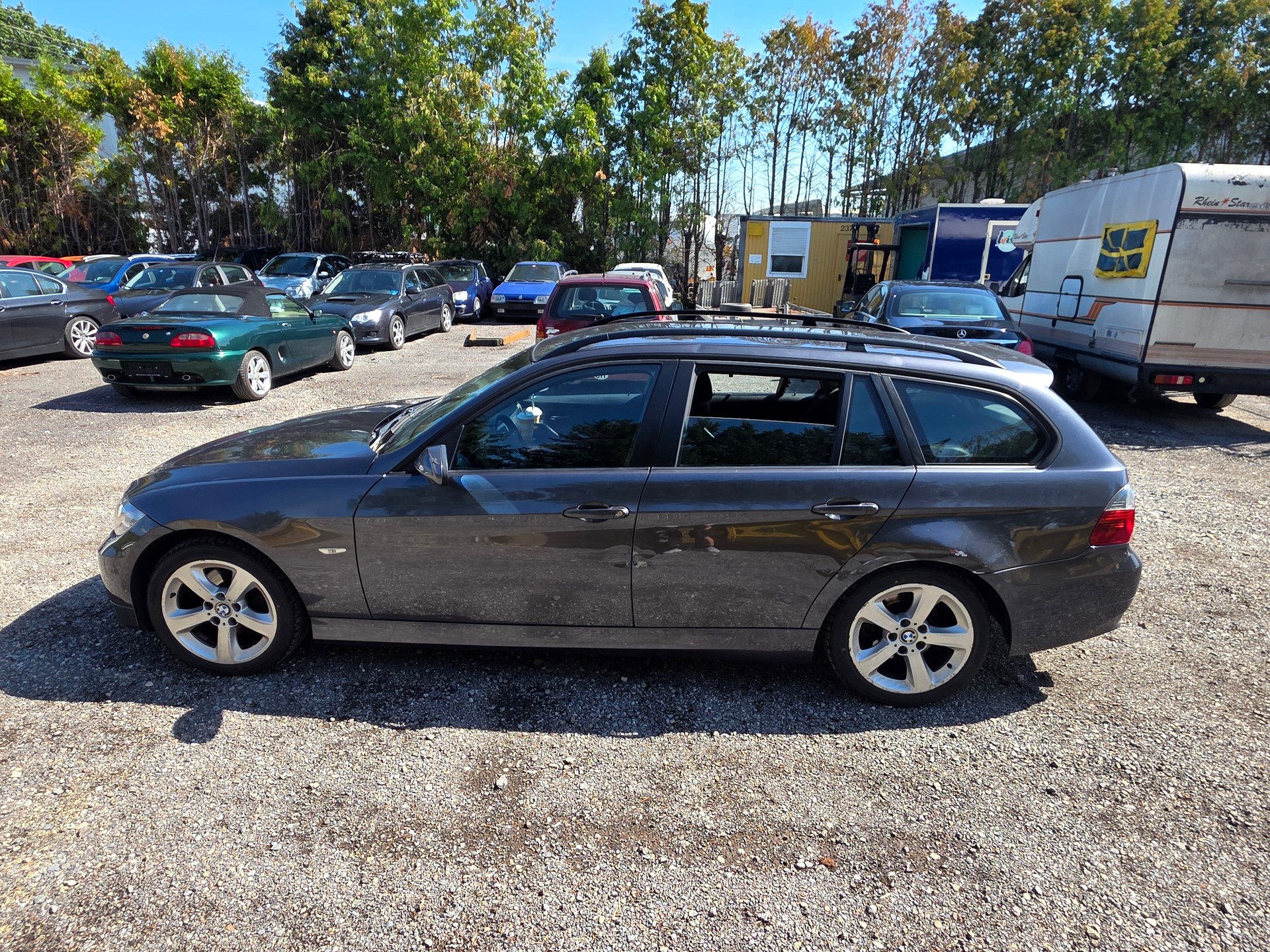 BMW 318i Touring Access-image-0