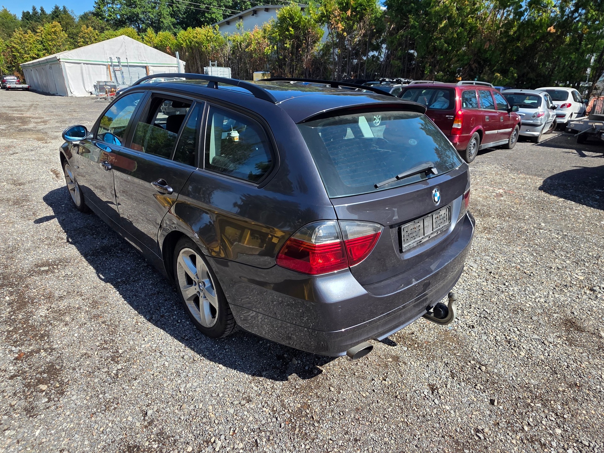 BMW 318i Touring Access-image-4