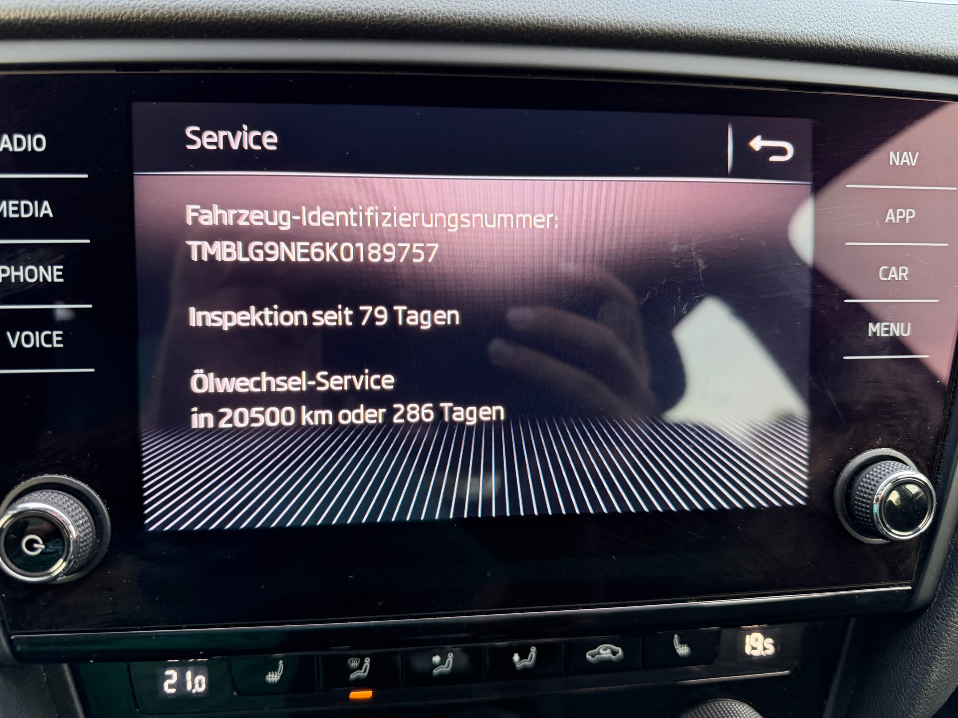 SKODA Octavia Combi 1.6 TDI Ambition 4x4-image-14
