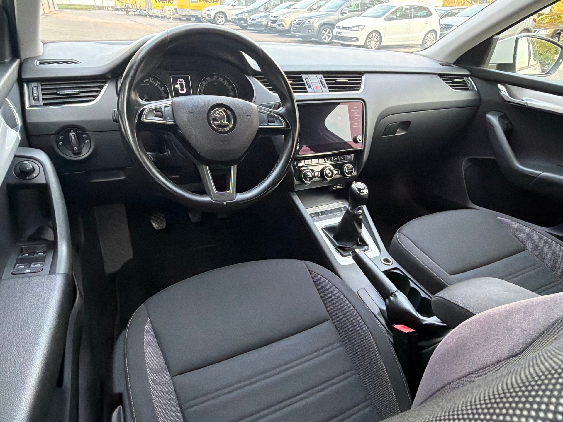 SKODA Octavia Combi 1.6 TDI Ambition 4x4-image-3