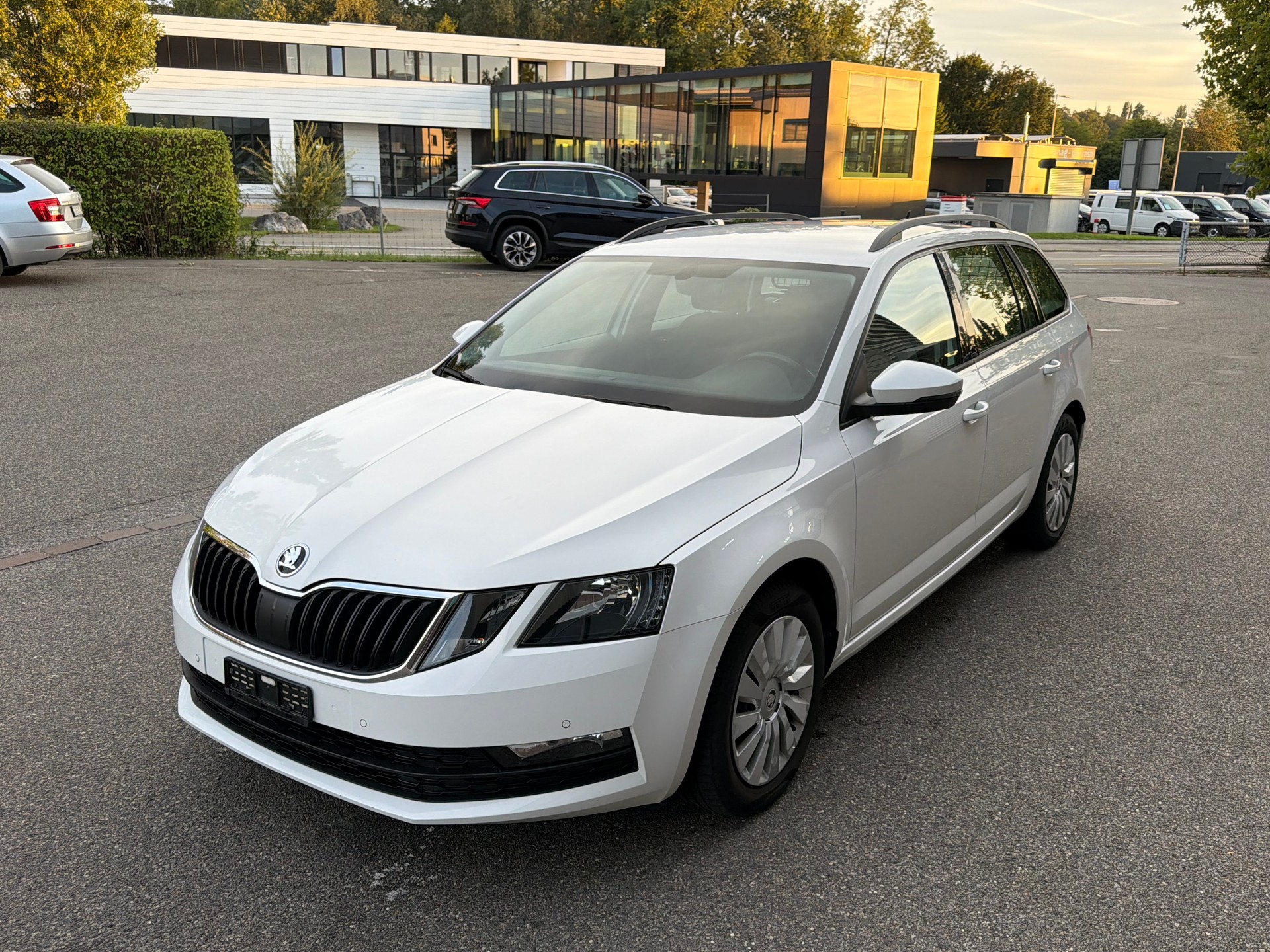 SKODA Octavia Combi 1.6 TDI Ambition 4x4-image-0