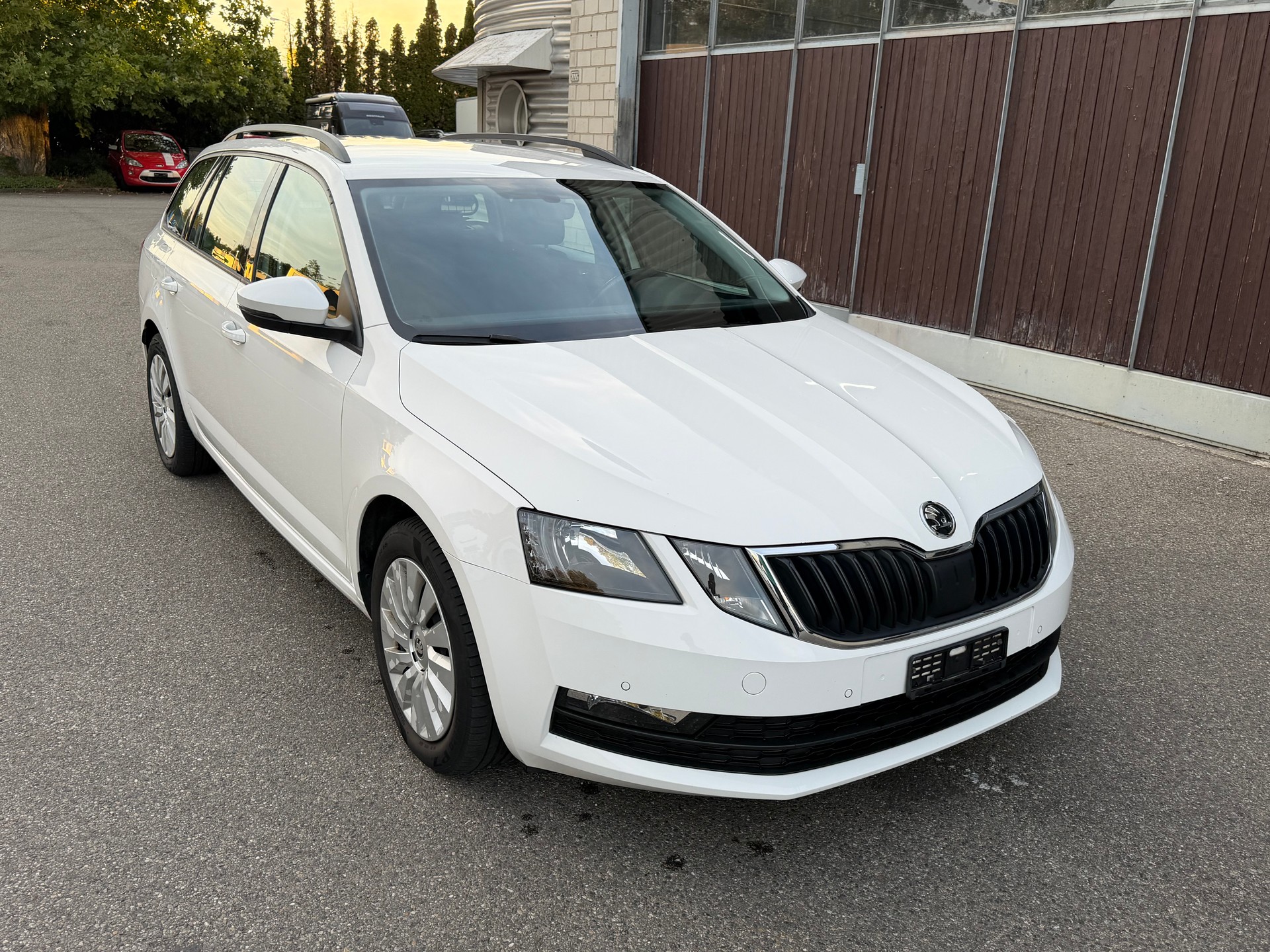 SKODA Octavia Combi 1.6 TDI Ambition 4x4-image-2