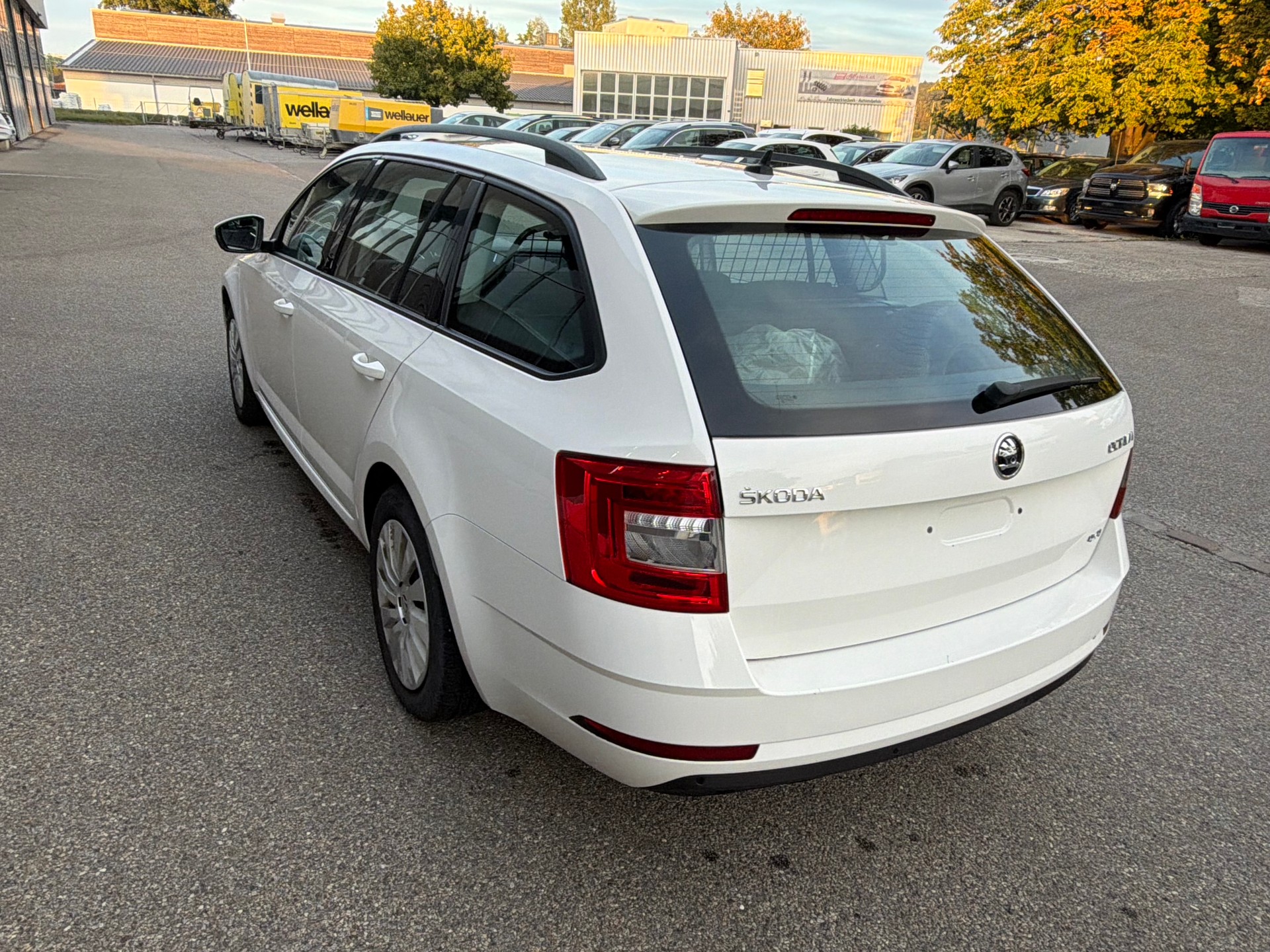 SKODA Octavia Combi 1.6 TDI Ambition 4x4-image-7
