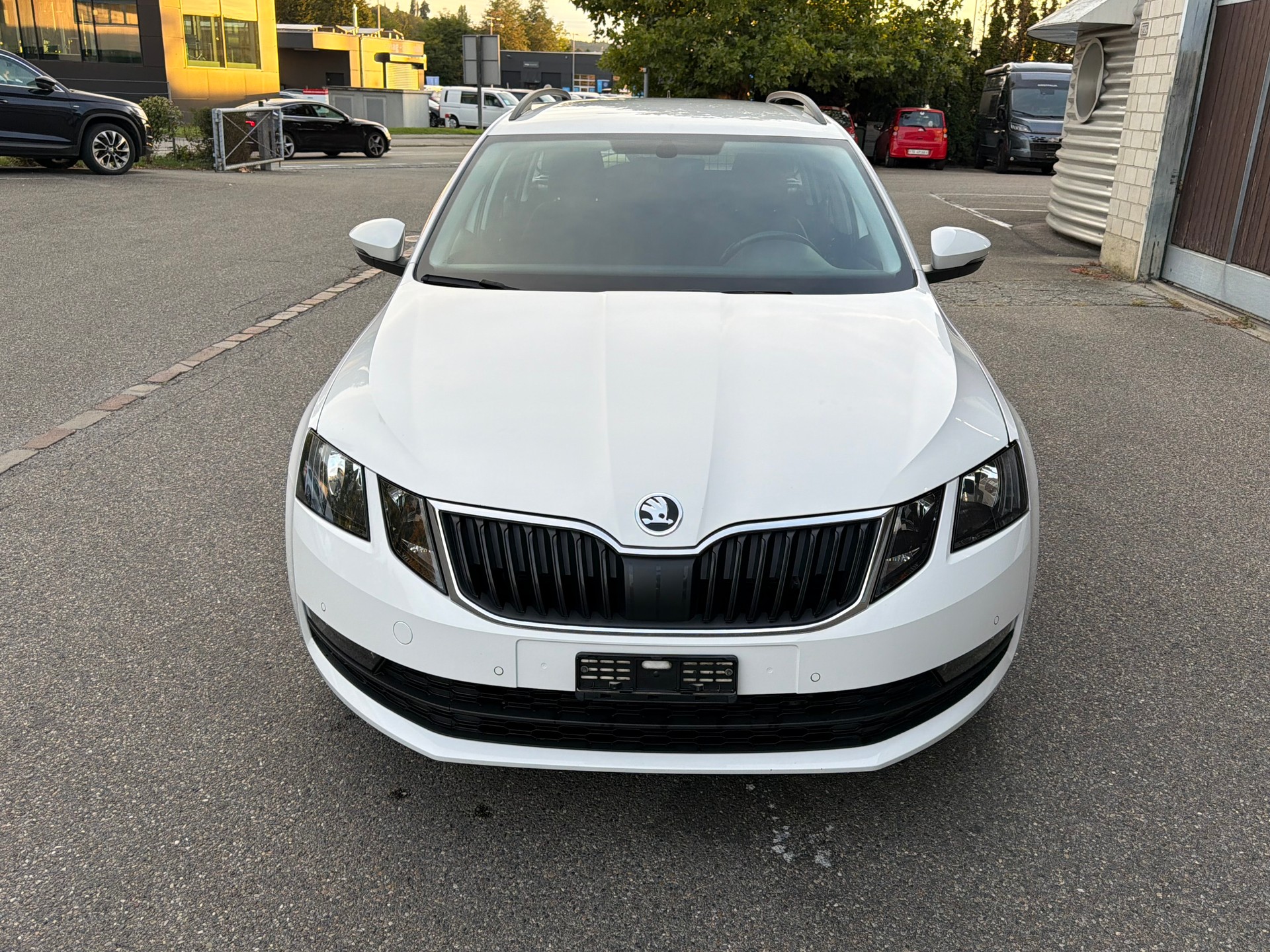 SKODA Octavia Combi 1.6 TDI Ambition 4x4-image-1