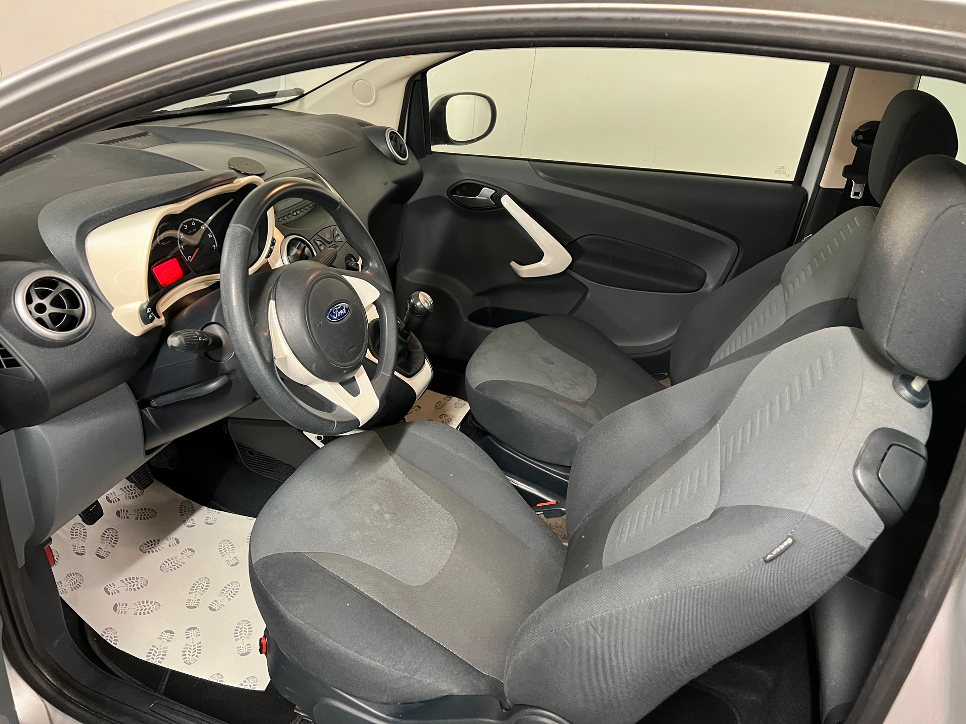 FORD KA 1.25 Titanium-image-9