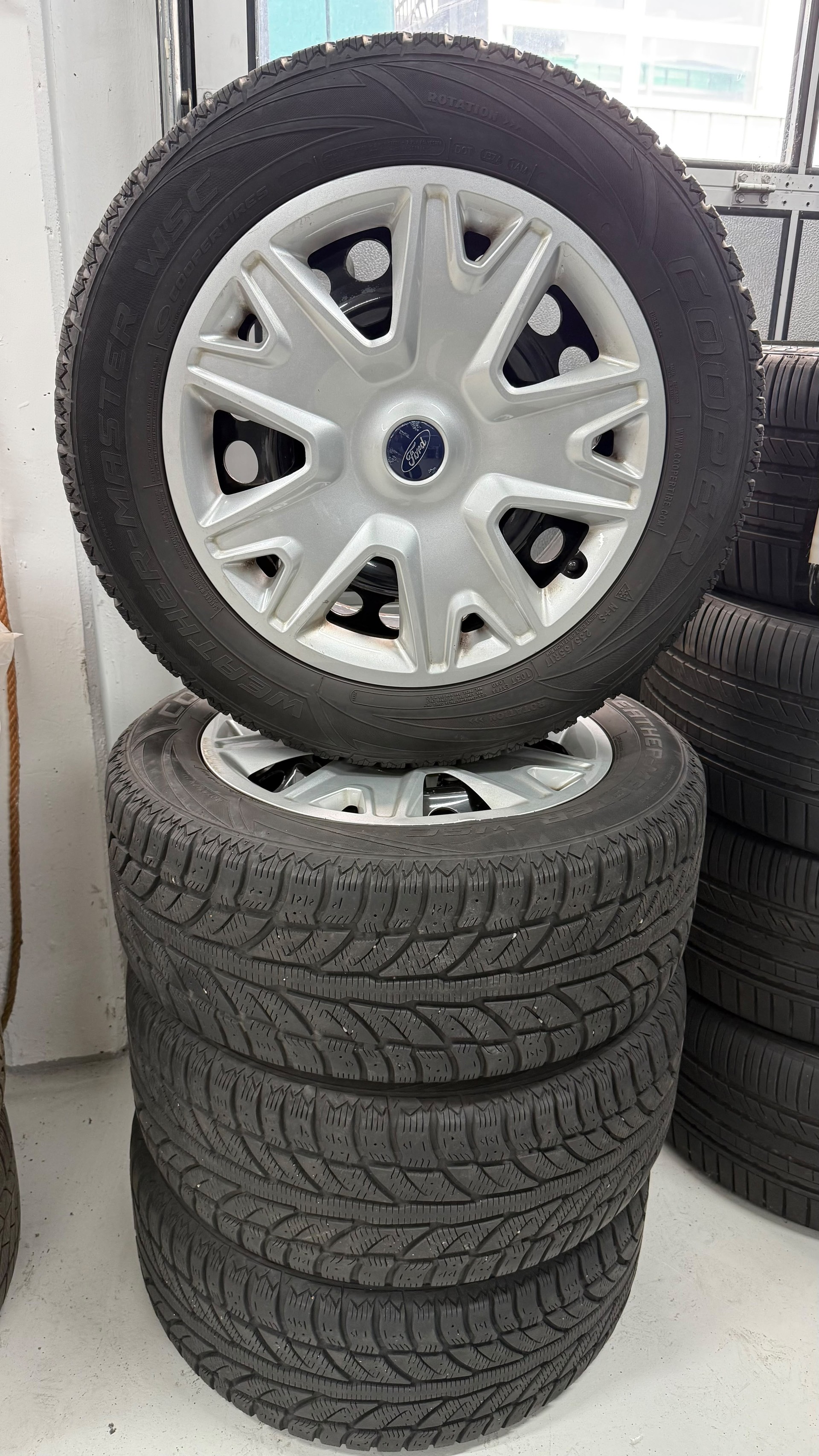 FORD Kuga 2.0 TDCi Carving 4WD-image-25