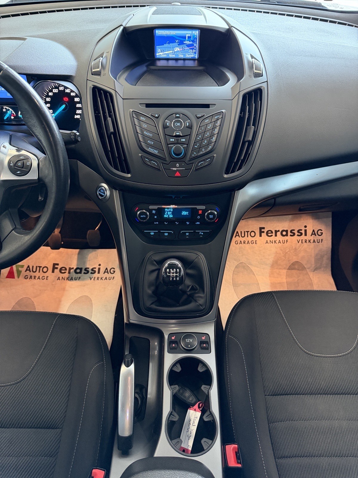 FORD Kuga 2.0 TDCi Carving 4WD-image-15