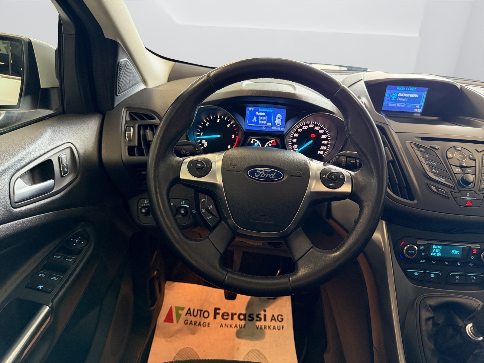 FORD Kuga 2.0 TDCi Carving 4WD-image-28