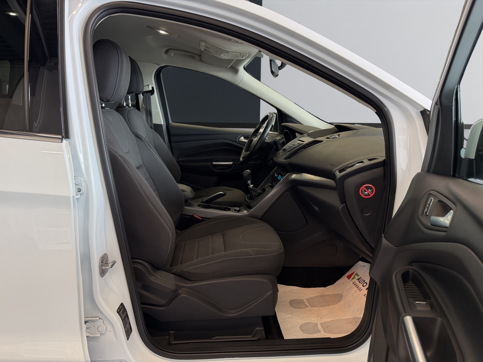 FORD Kuga 2.0 TDCi Carving 4WD-image-18