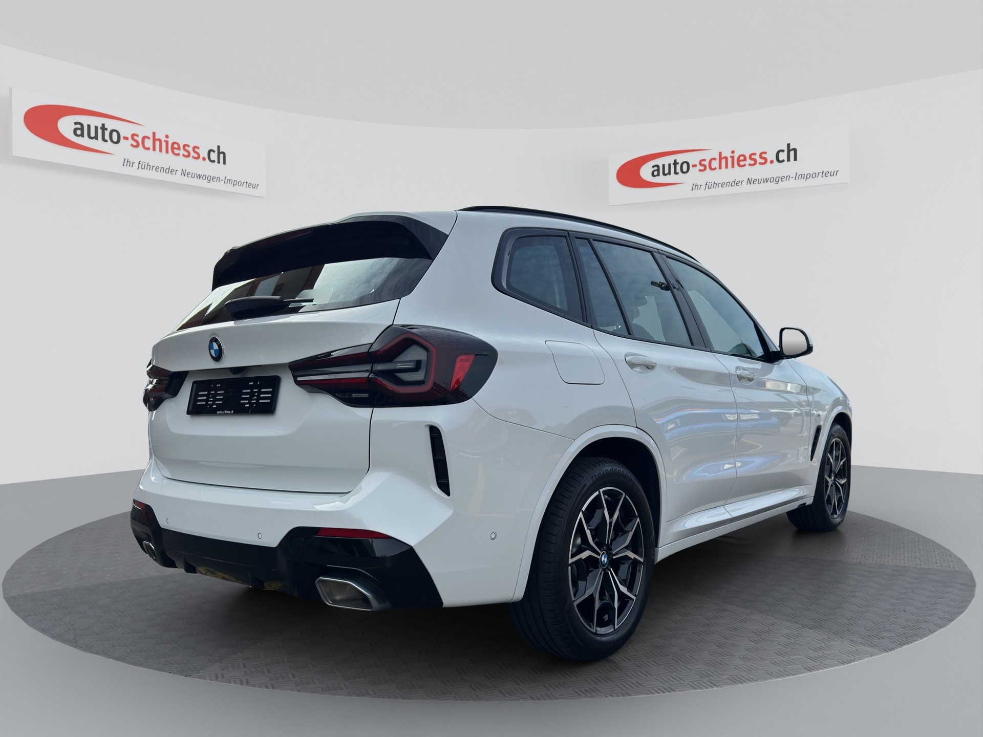 BMW X3 xDrive 20i M Sport Shadow Line-image-4