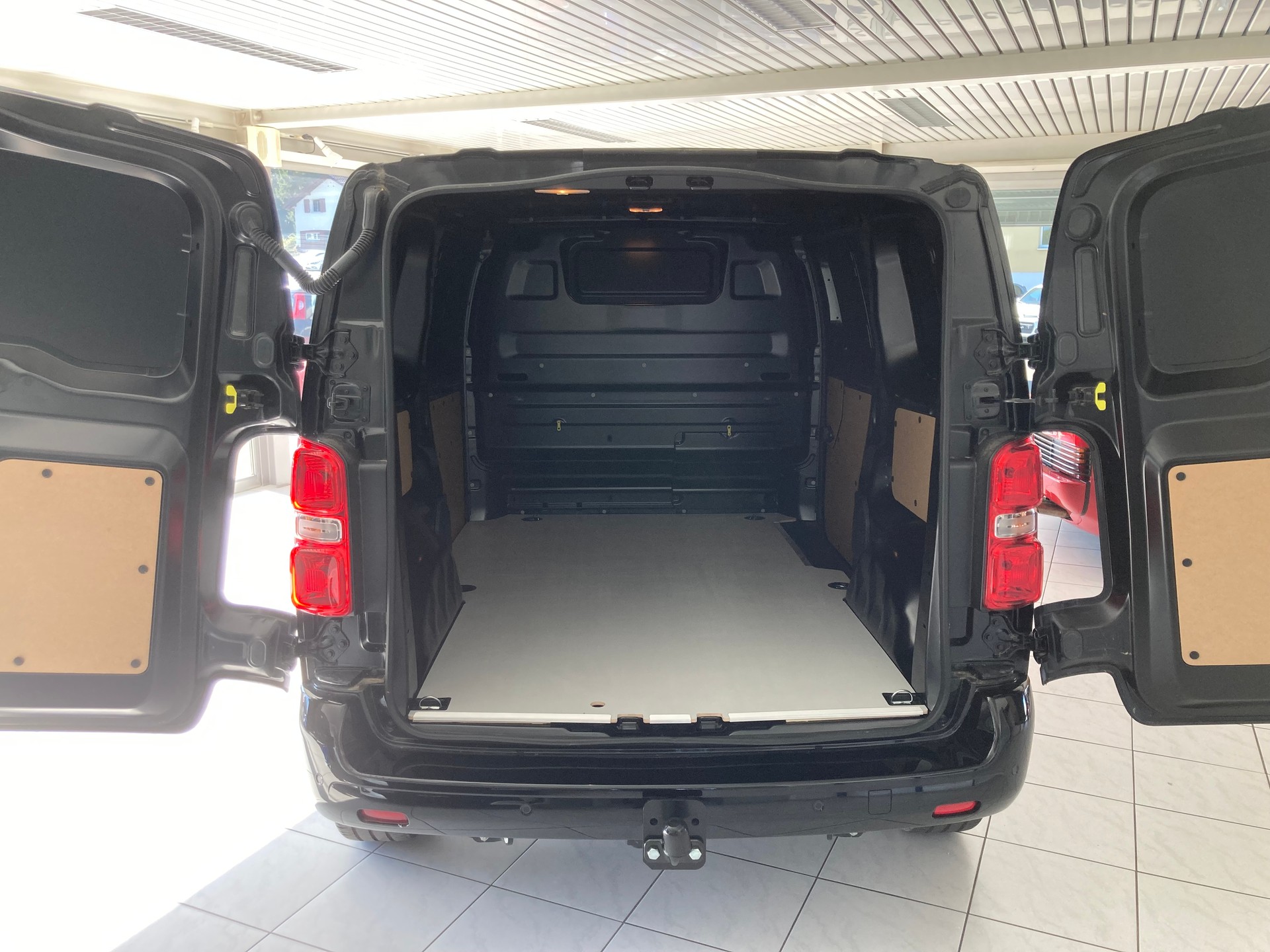 FIAT Scudo 2.0 BlueHDi 177PS L2 Automat-image-7