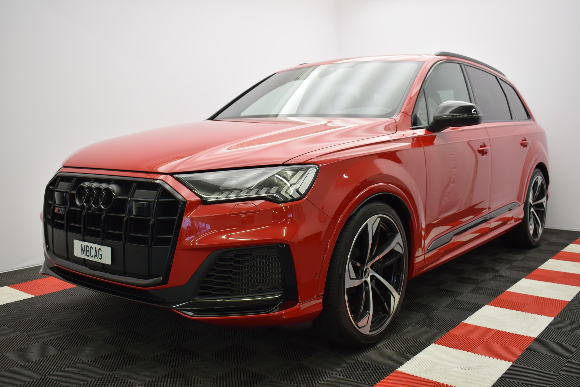 AUDI SQ7 TFSI quattro tiptronic, Anhängerkupplung, 7 Sitzer-image-0