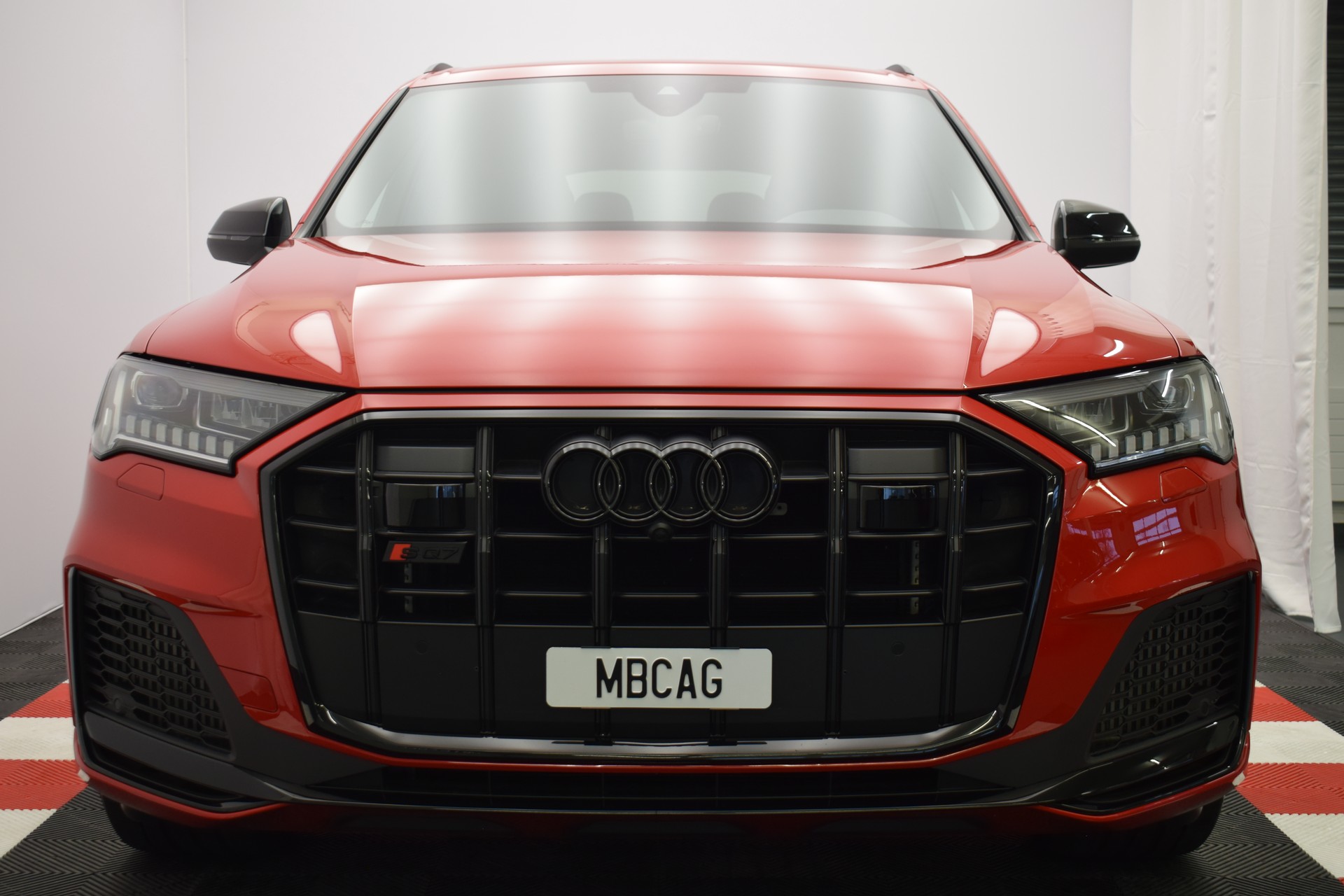 AUDI SQ7 TFSI quattro tiptronic, Anhängerkupplung, 7 Sitzer-image-2