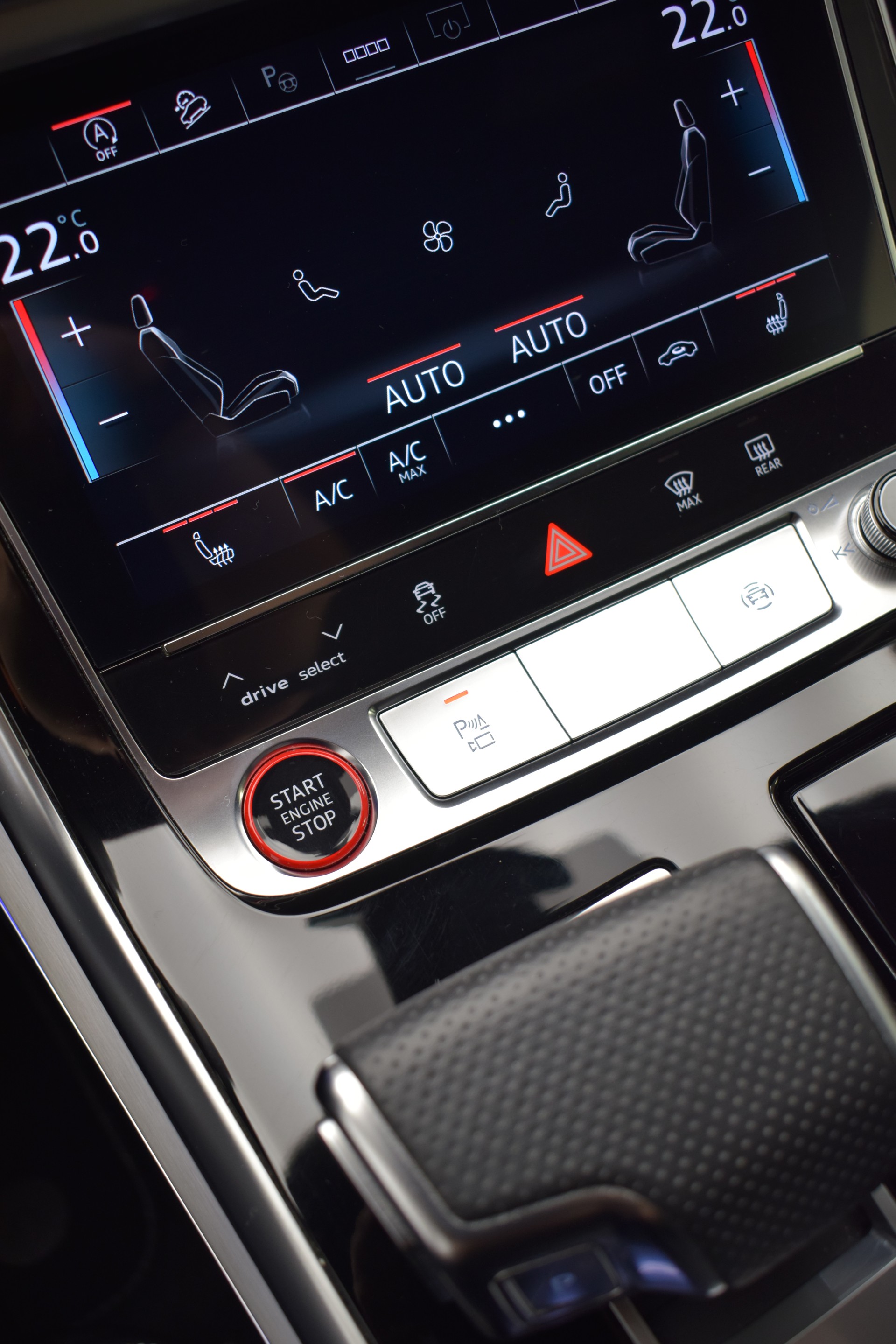 AUDI SQ7 TFSI quattro tiptronic, Anhängerkupplung, 7 Sitzer-image-27