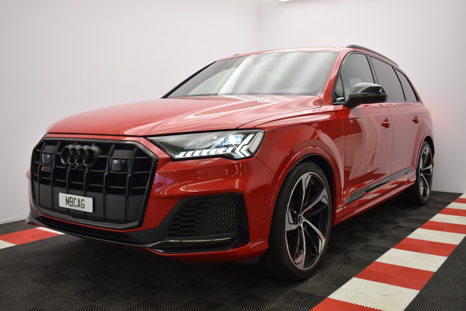 AUDI SQ7 TFSI quattro tiptronic, Anhängerkupplung, 7 Sitzer-image-1