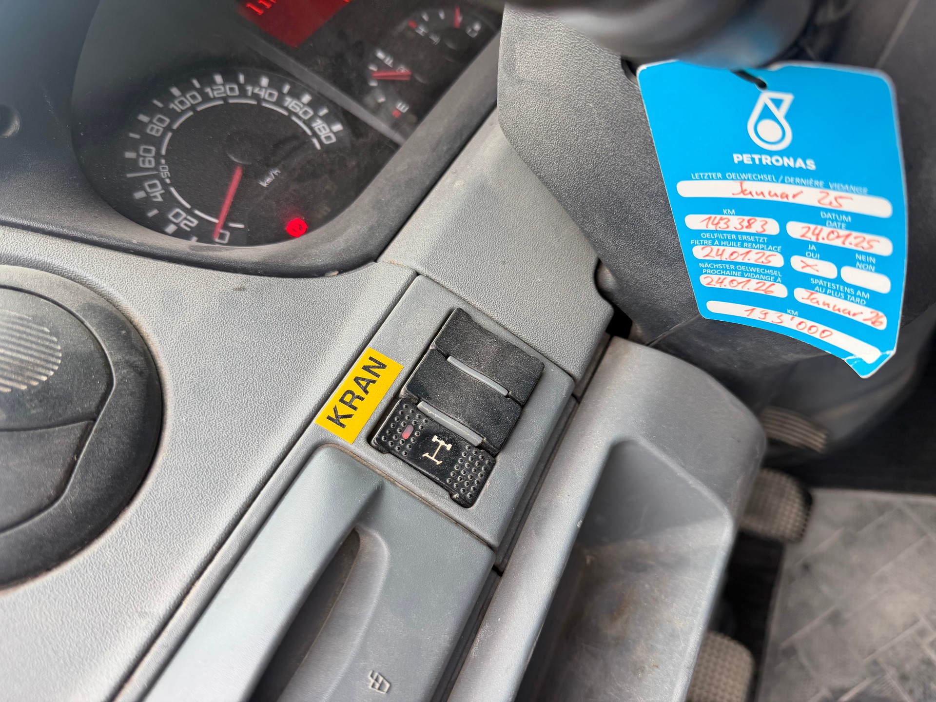 IVECO DAILY 35 S 10 mit Kran-image-9