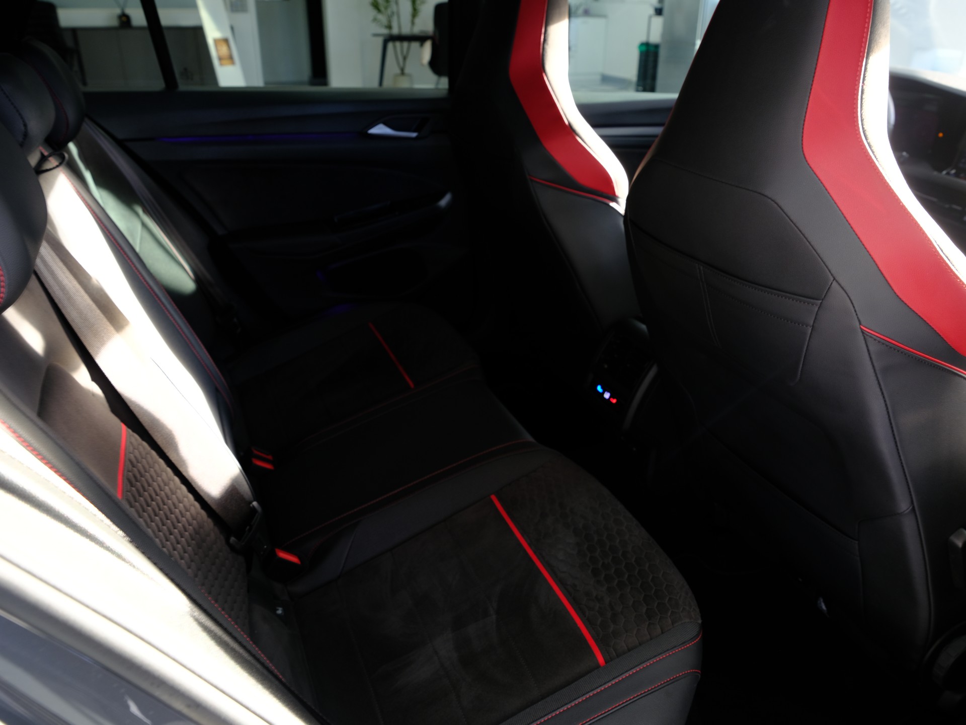 VW Golf 2.0 TSI GTI Clubsport DSG-image-21