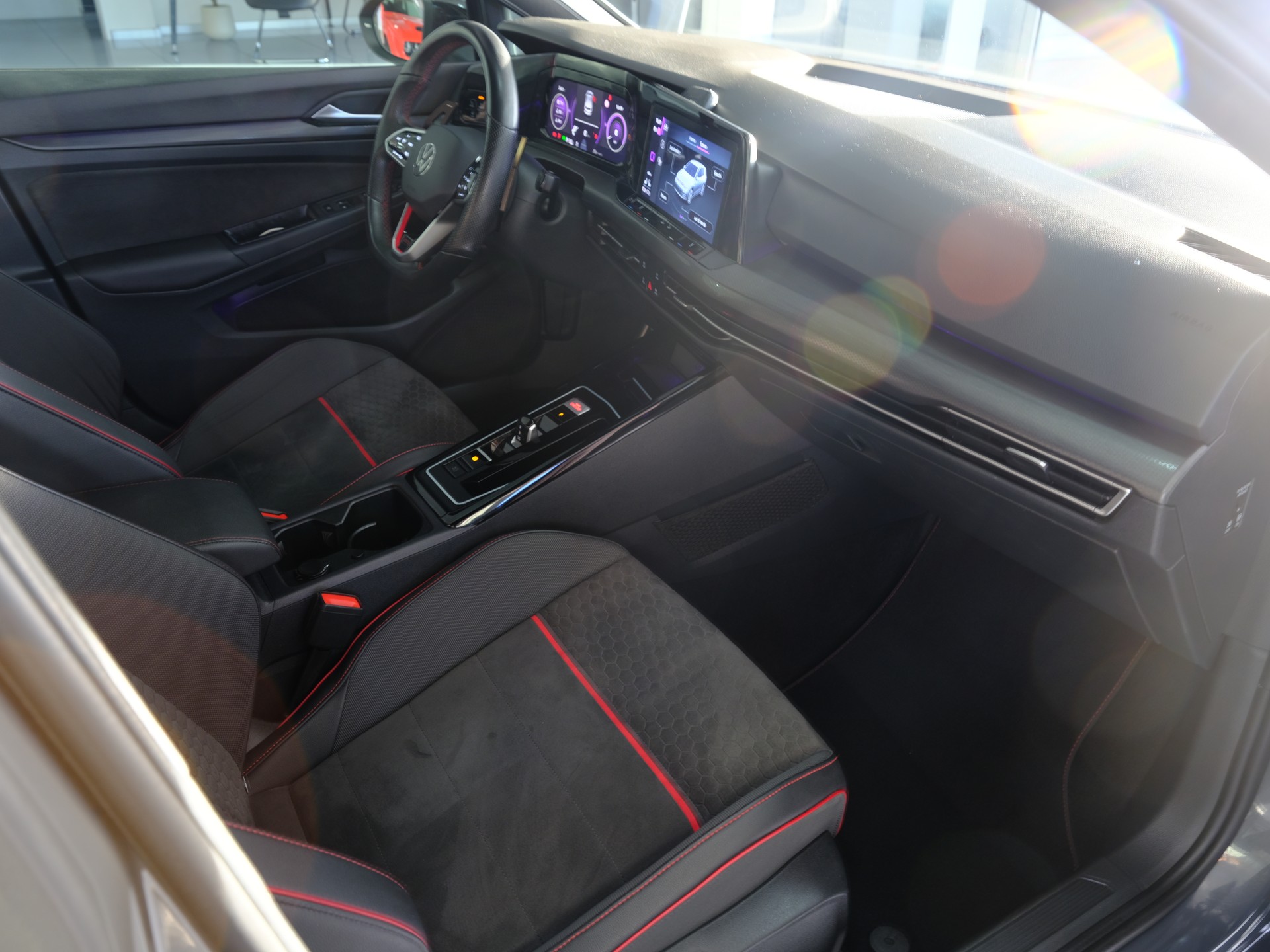 VW Golf 2.0 TSI GTI Clubsport DSG-image-17